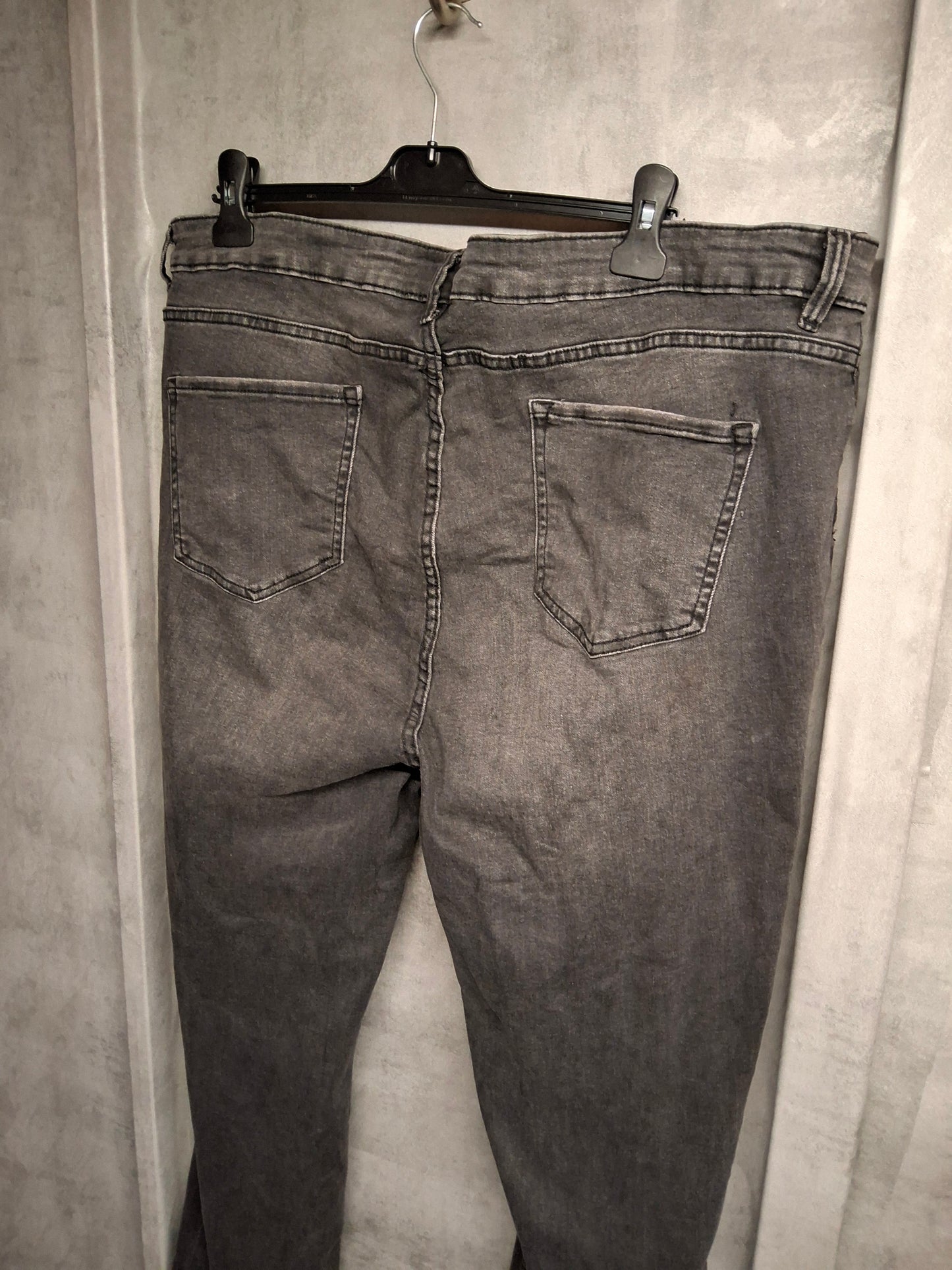 George Size 24 Grey Straight-Leg Jeans – Stretchy & Faded to Perfection