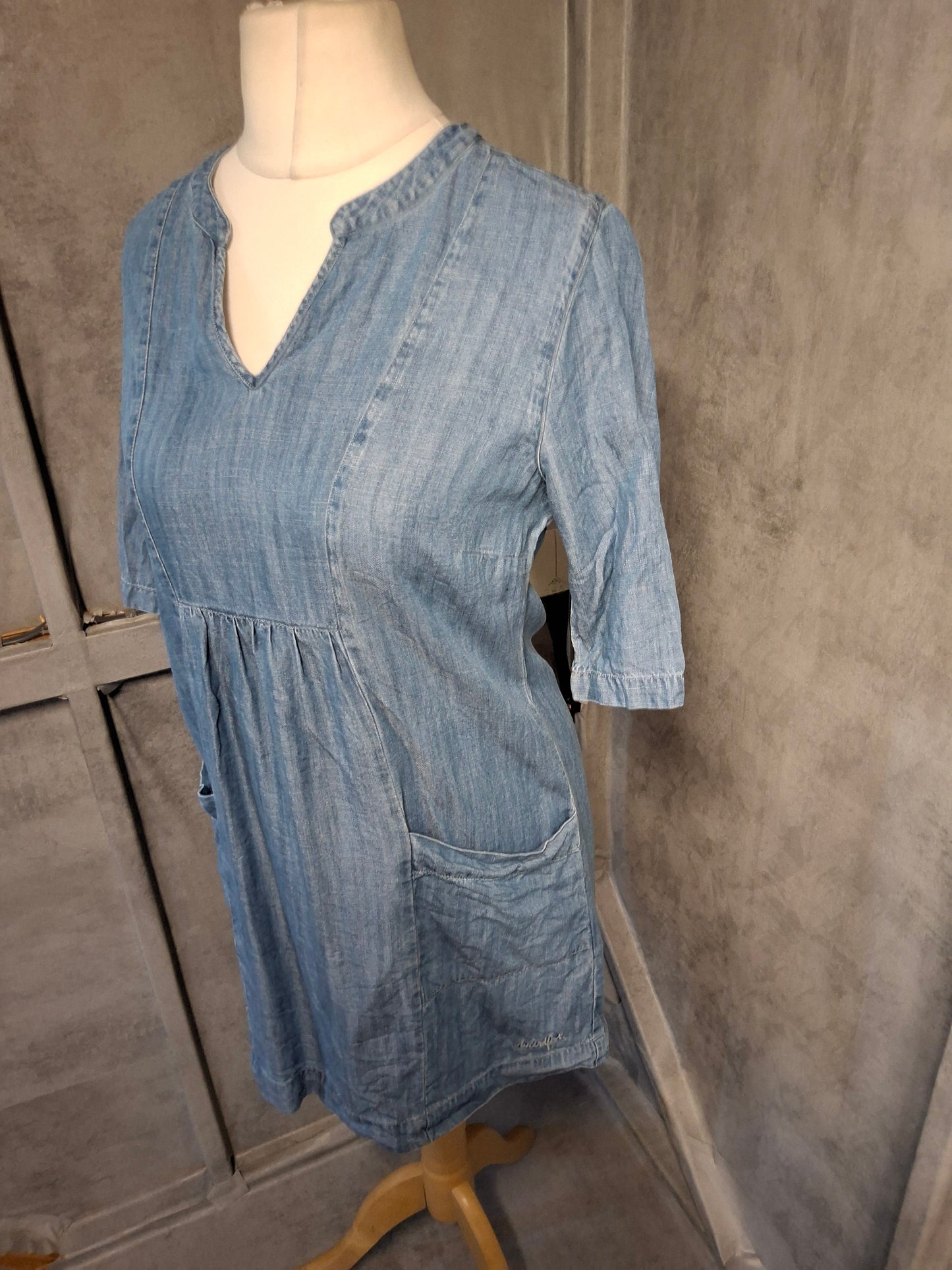 Weird Fish Tencel Denim Dress – Size 12 with Pockets!