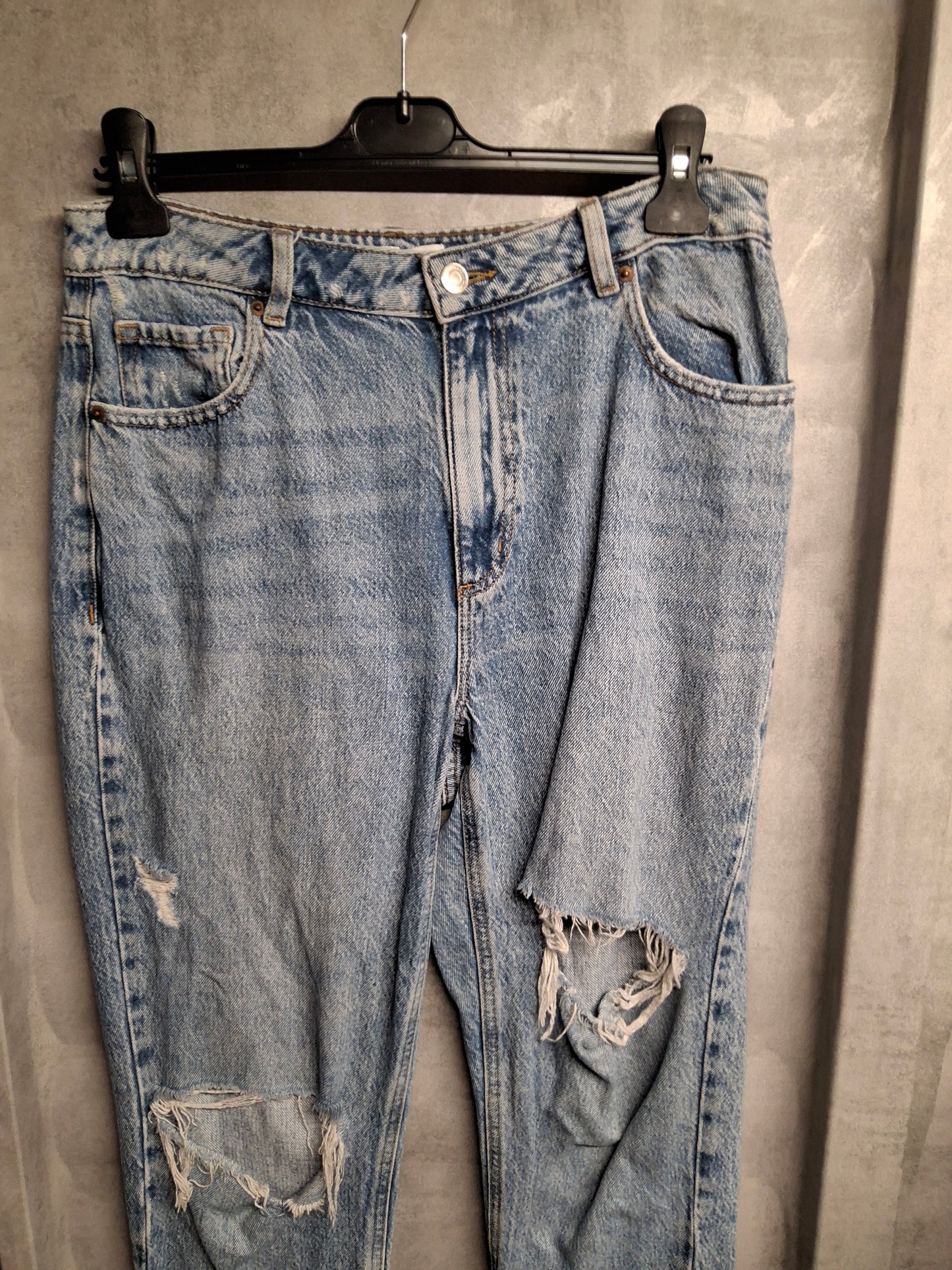Dynamite ‘Claudia’ Distressed High-Waist Slim Jeans – Size 8 – Effortless Edge