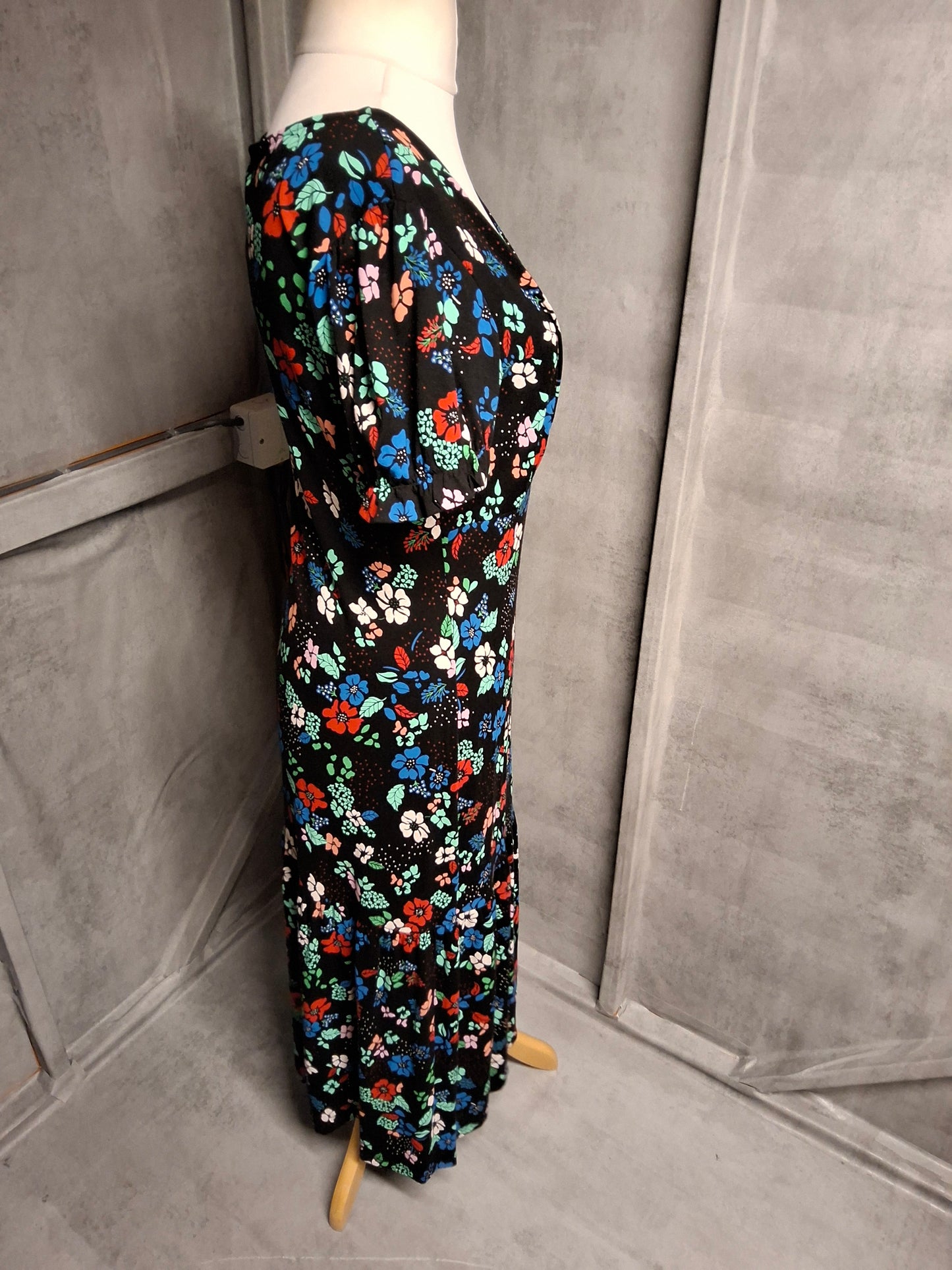 Next Black Multicolour Floral Midi Dress – Size 12 – V-Neck – Button Front – Summer Style