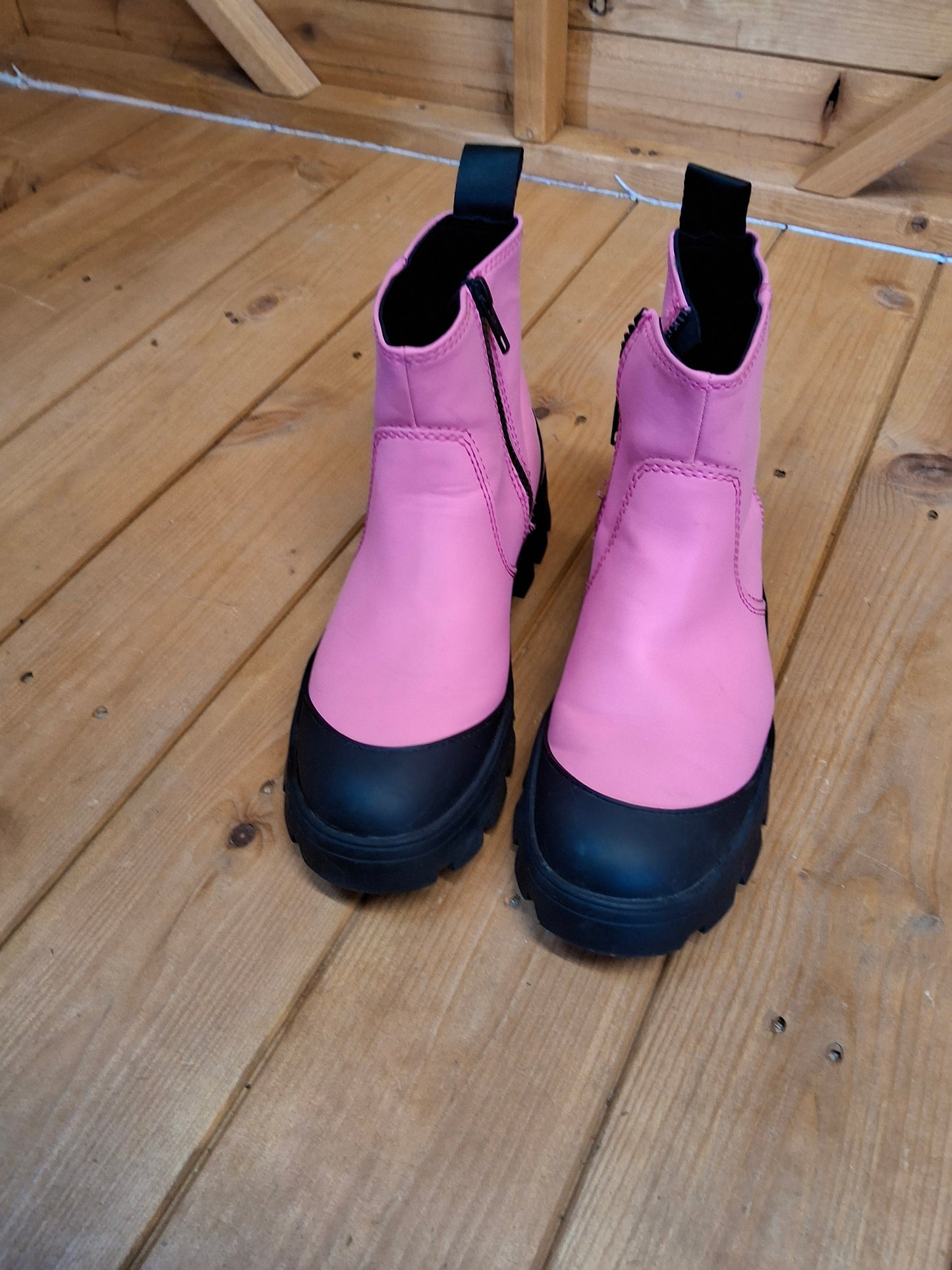 š Zara Pink & Black Chunky Ankle Boots ā EU 36 / UK 3 š