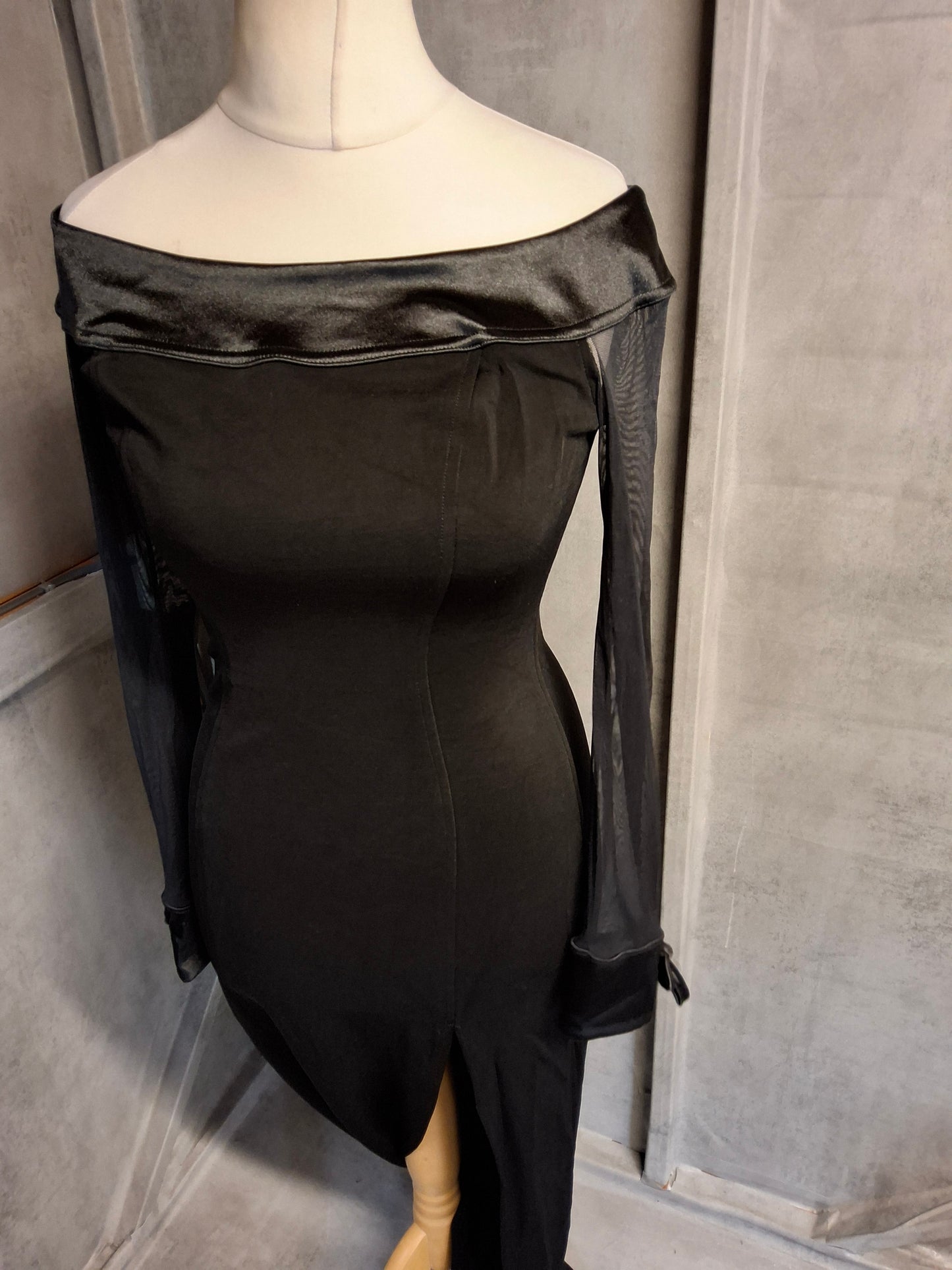 Tadaski Vintage 80s Black Off-Shoulder Maxi Dress – Sheer Sleeves