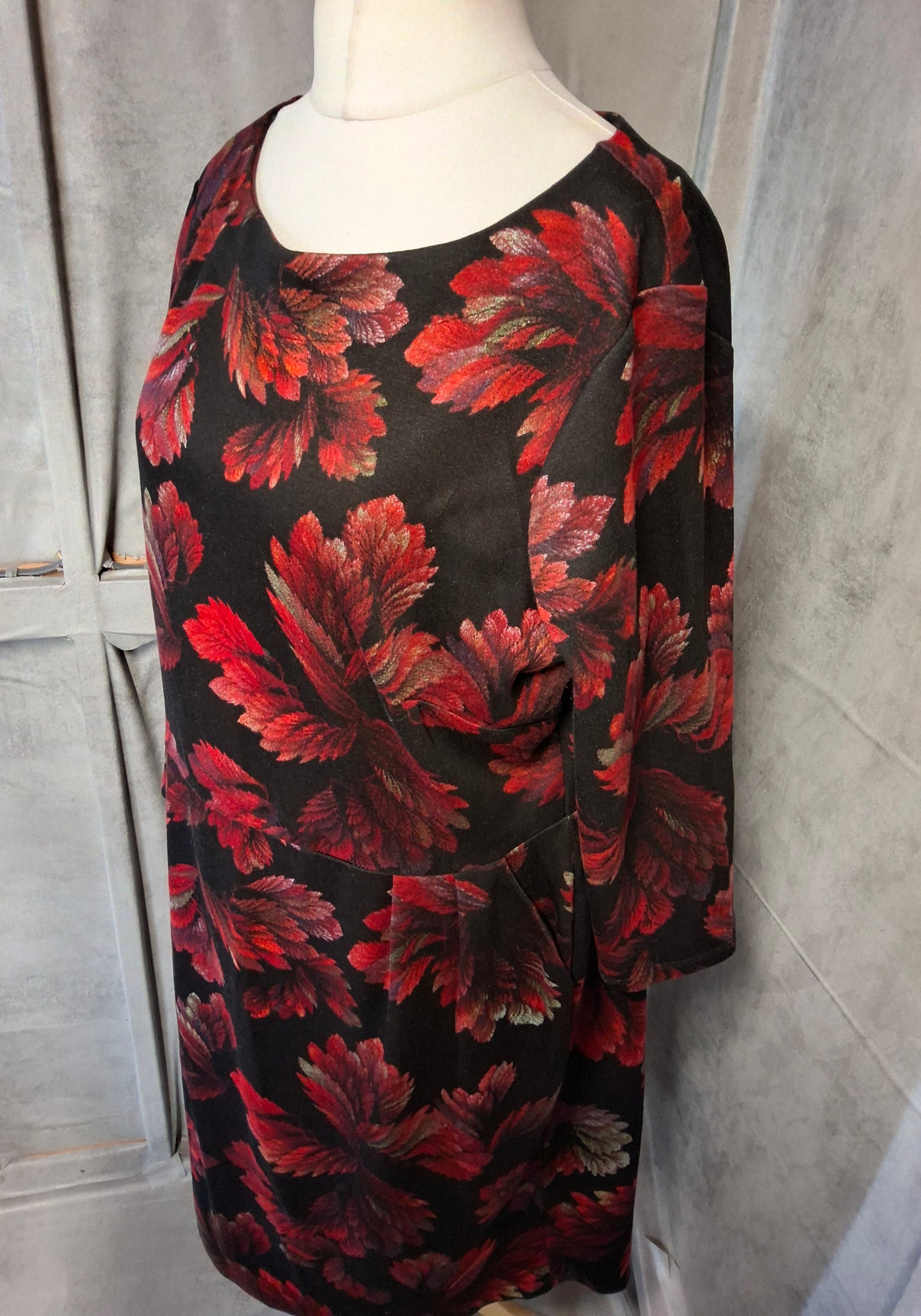 Roman Black & Red Floral Midi Dress ā Long Sleeves, Pockets, Size 18 ā Viscose/Polyester
