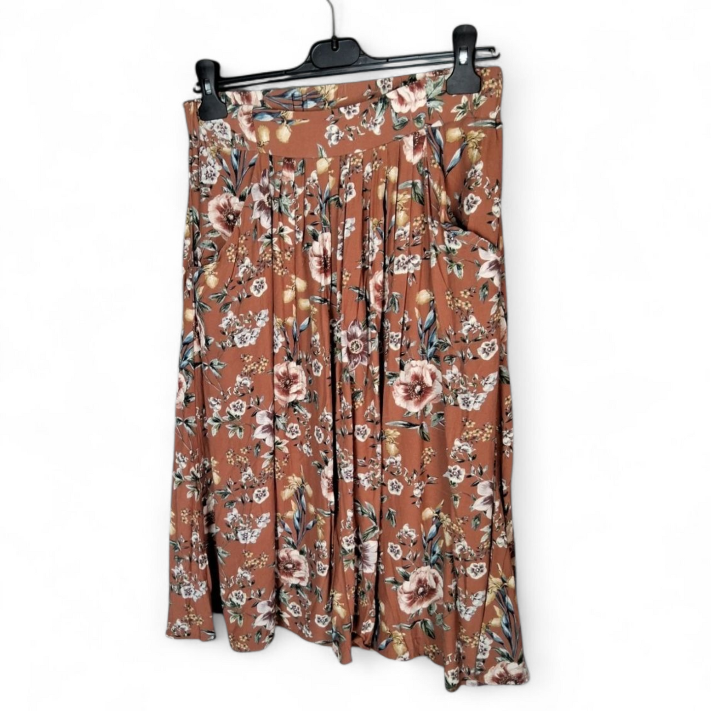 Laura Ashley Rust Floral Midi Skirt ā UK 8 ā Pockets + Pretty Vibes