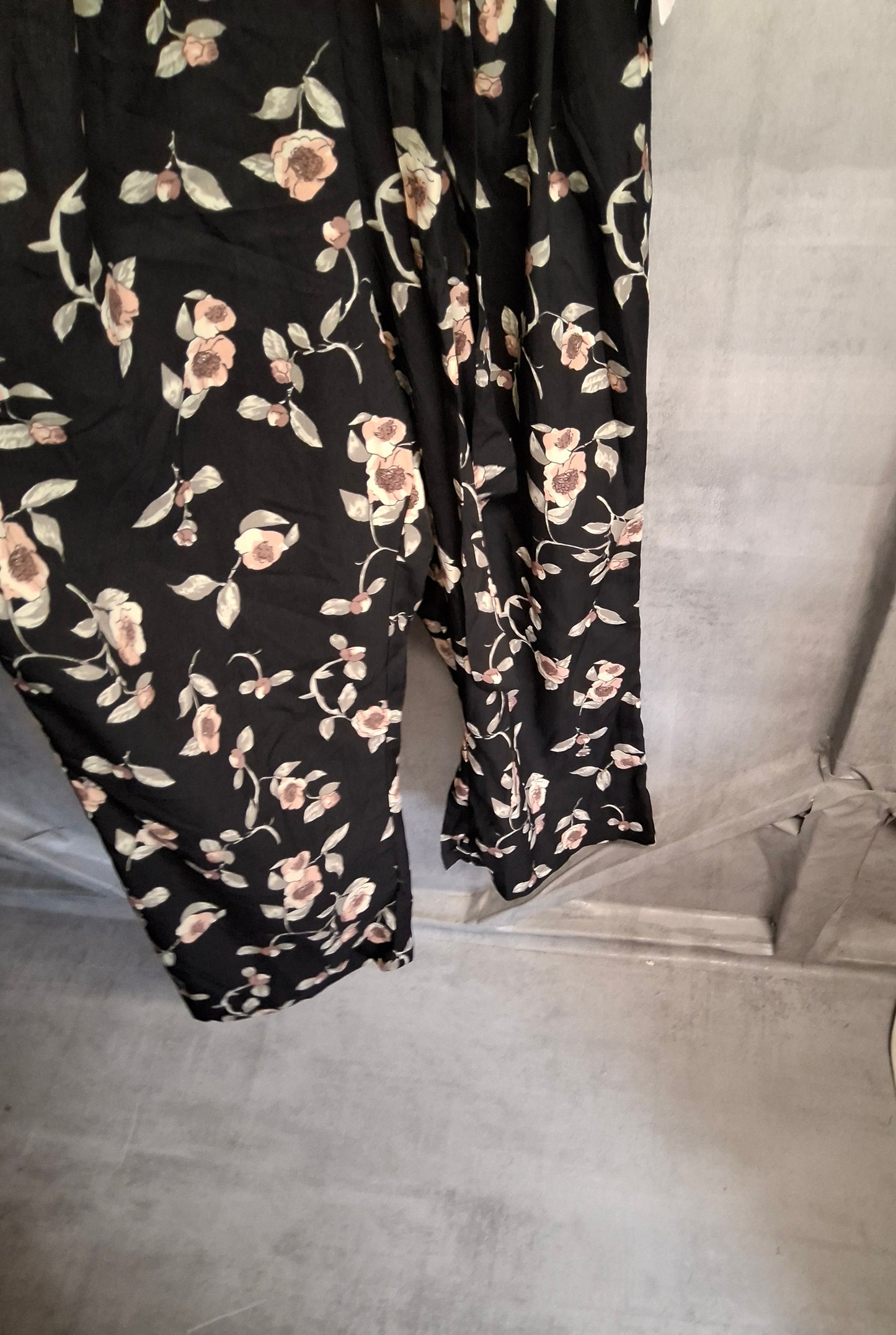 Glamorous Petite Black Floral Jumpsuit – Size 12 – NWT