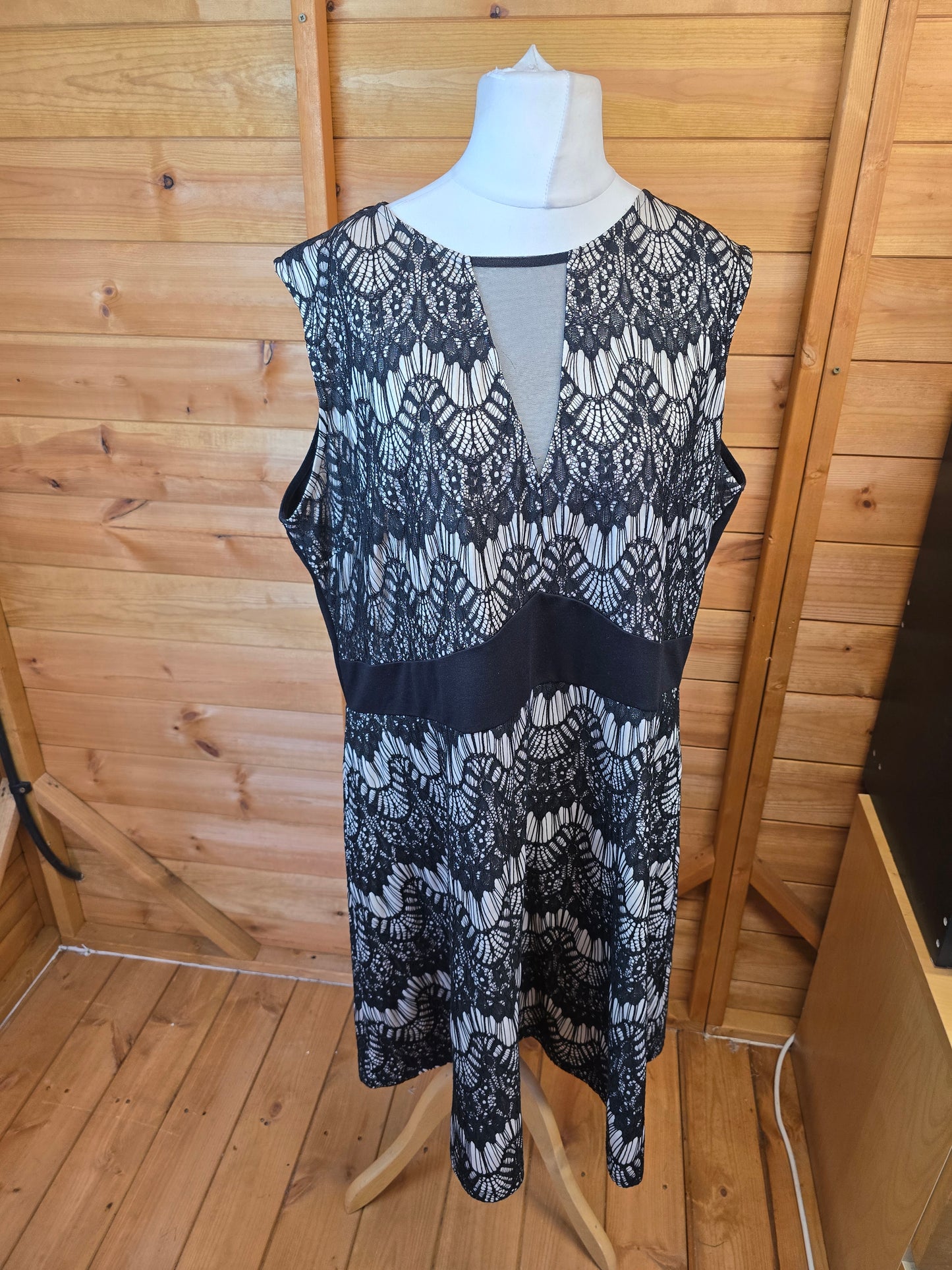 SimplyBe black & nude lace sleeveless midi dress size 24