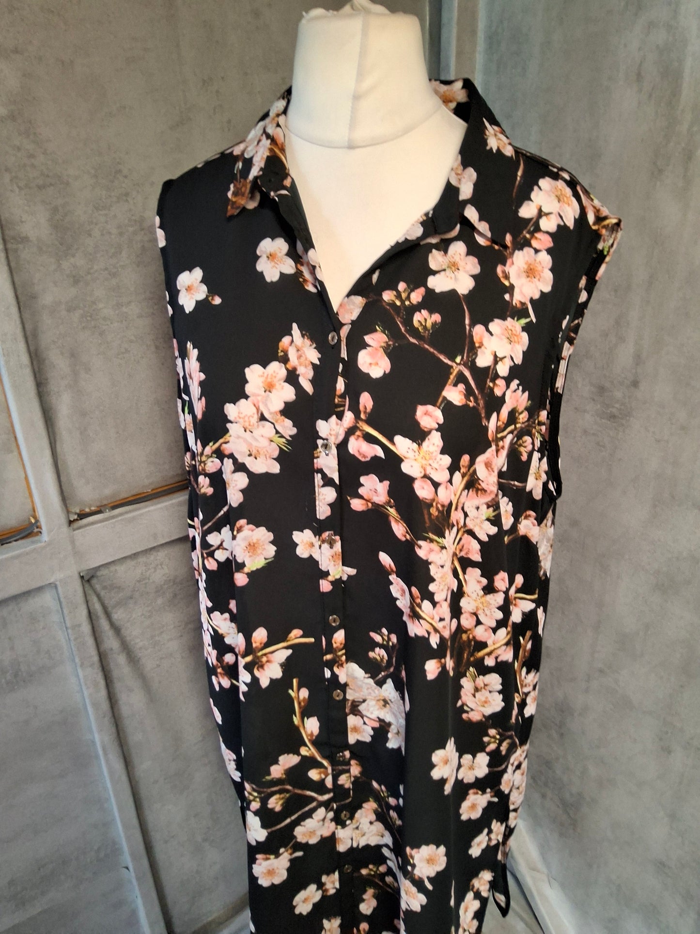 George Black Floral Sleeveless Shirt Dress – Size 18 – Button Front