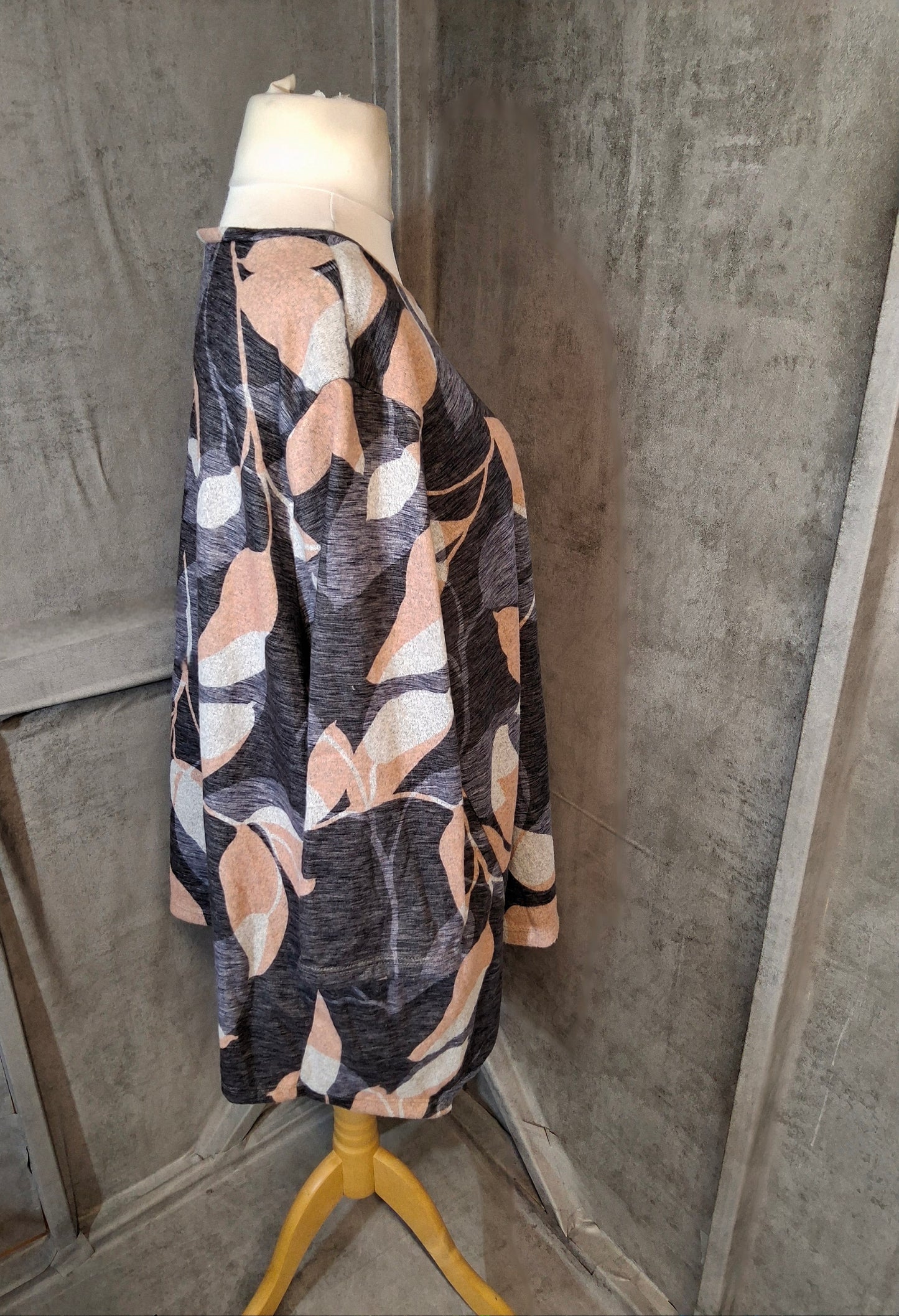 Bonmarché Navy, Pink & Grey Leaf Print Jumper – Size 24, Relaxed Fit, 3/4 Sleeves, Polyester