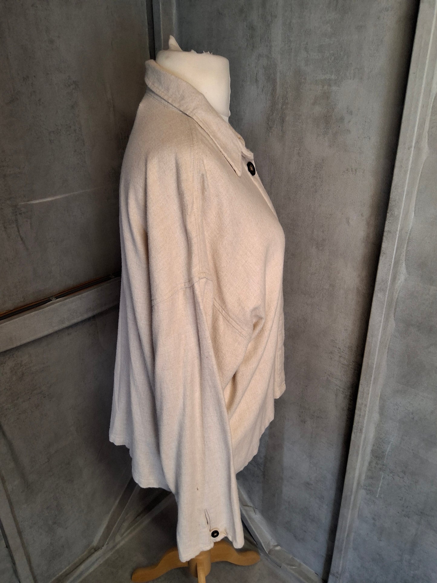 Jachs Girlfriend Cream Brushed Cotton Oversized Shirt β Size 10/12 β Relaxed Fit