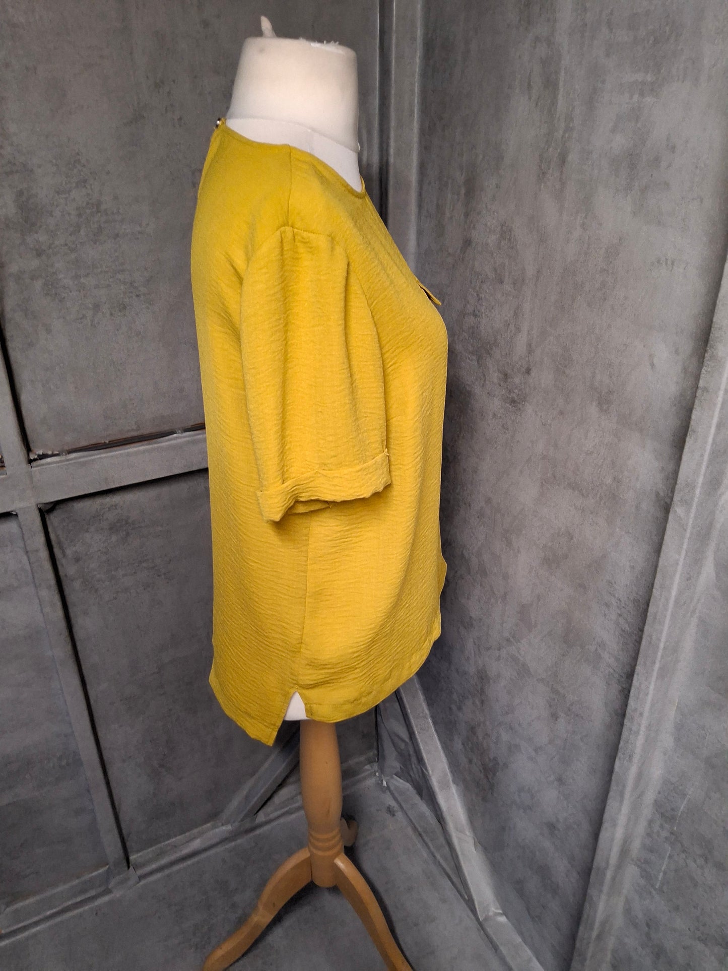 Matalan Mustard Yellow Crinkle Top – Size 10 – Lightweight Pocket Tee