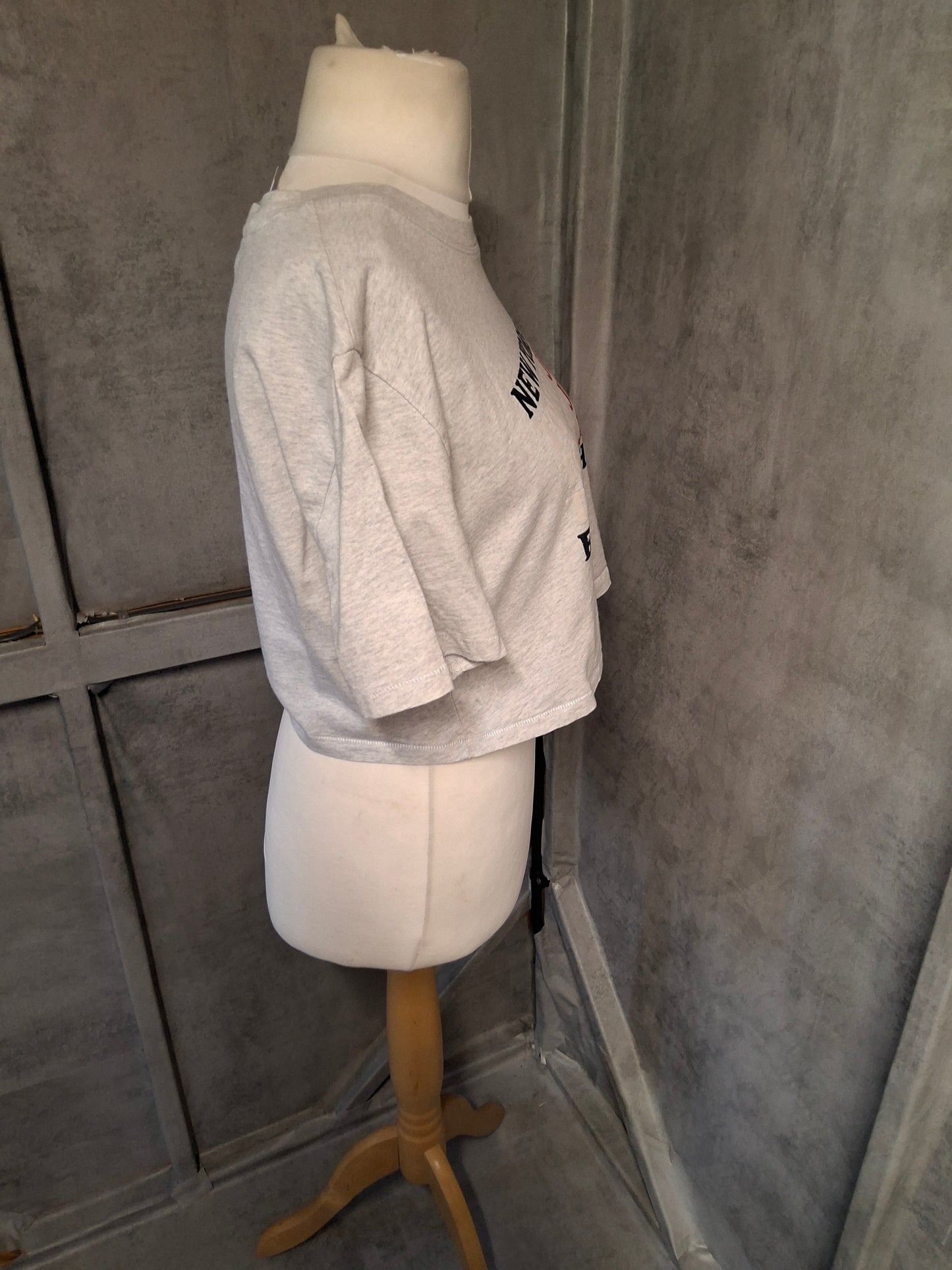 Tommy Jeans NYC Logo Crop Top – Size L (Fits UK size 12)