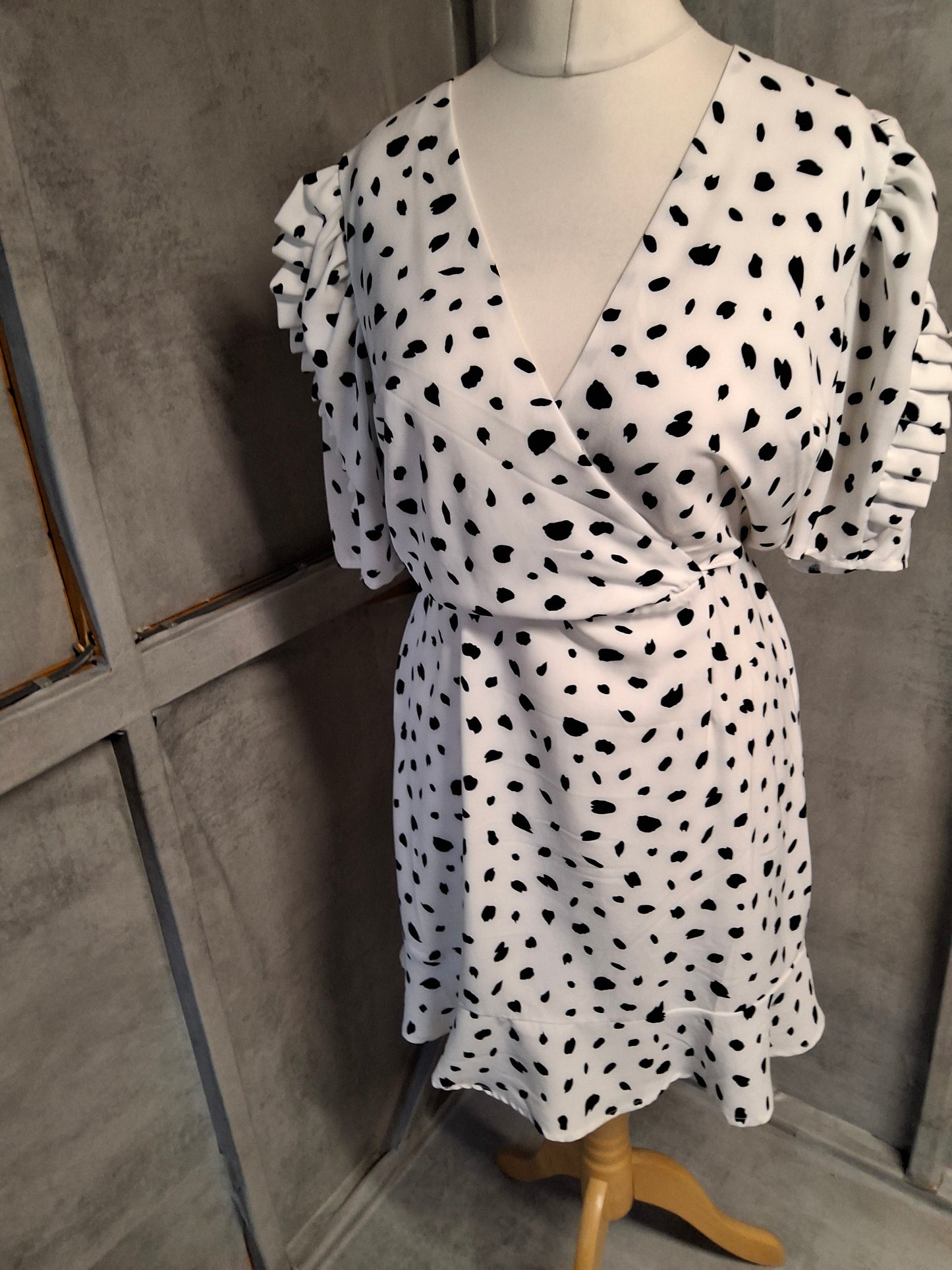 AX Paris White & Black Polka Dot Mini Dress β Size 10 β Wrap Style β Frill Sleeves β V-Neck