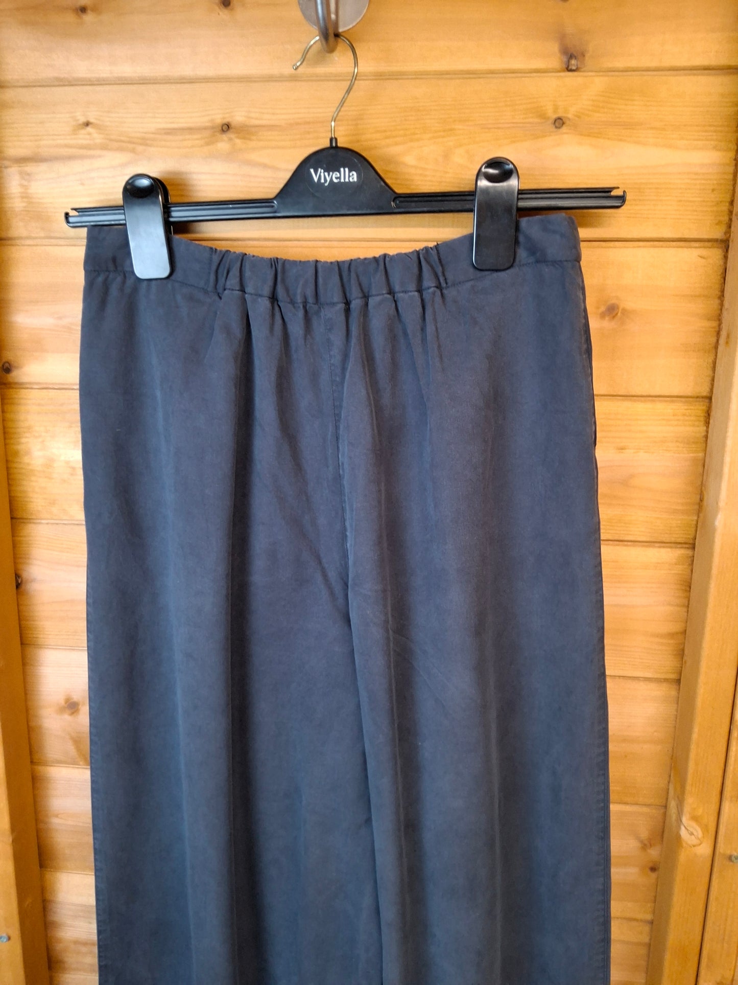 Laura Ashley Navy Flared Cropped Trousers Size 10 ā 100% Tencel
