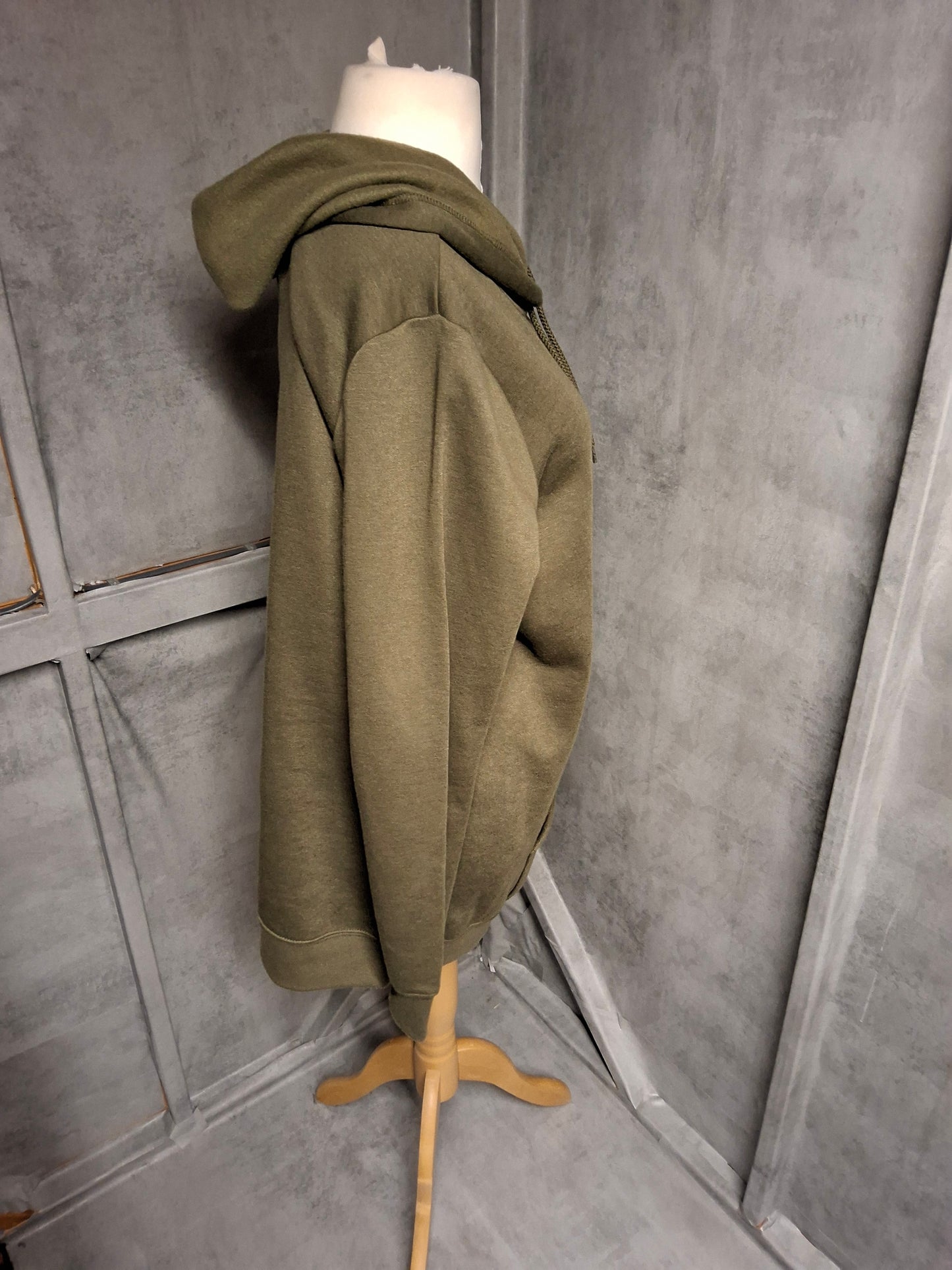 Matalan Khaki Green Longline Hoodie – Size L (UK size 14/16) – Built-In “Don’t Talk to Me” Energy