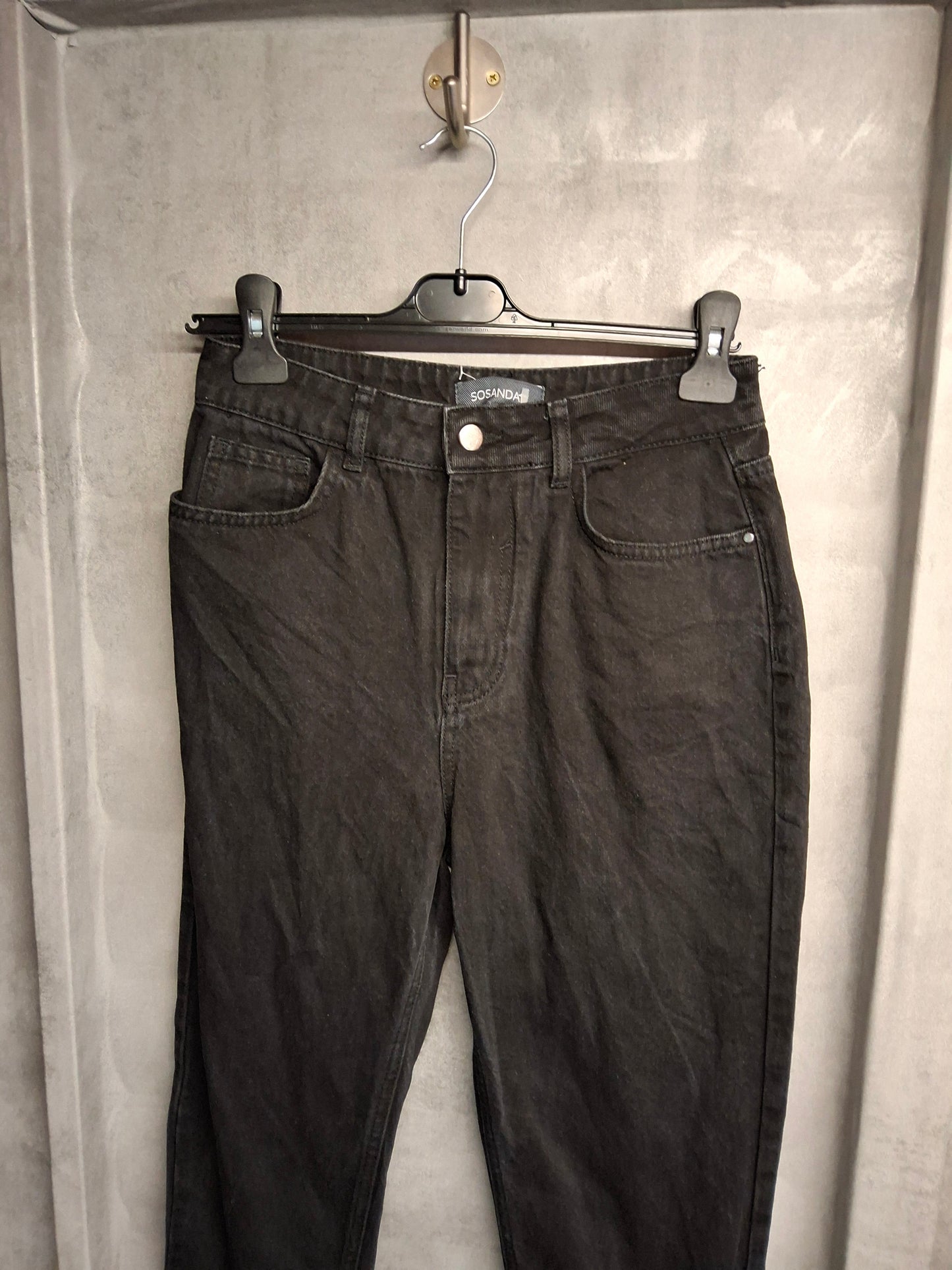 Sosandar Black Slim Fit High-Waisted Jeans – Size 8 Short