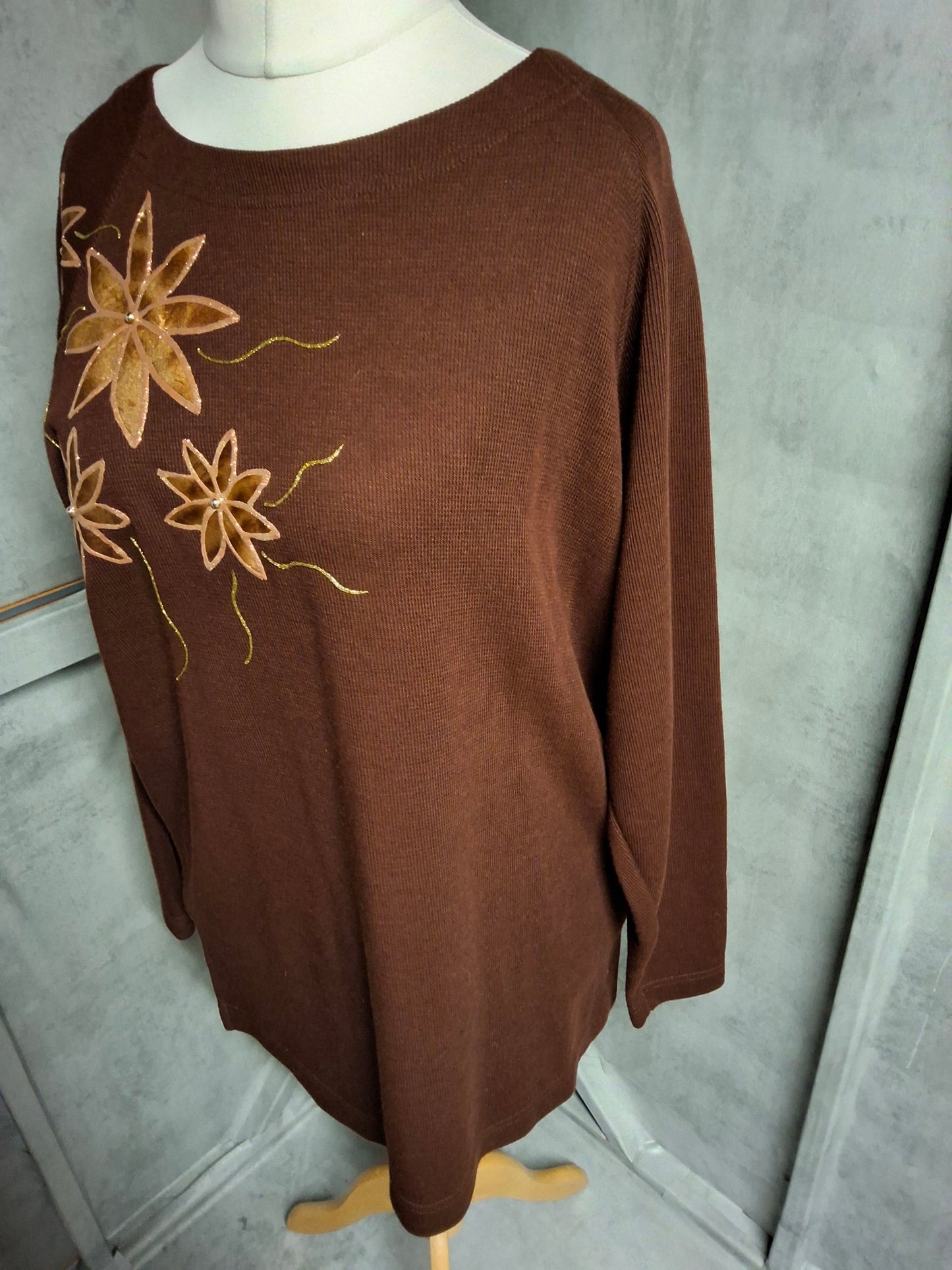 Lesley-Anne Brown Floral Jumper – Size 14/16 (M/L)