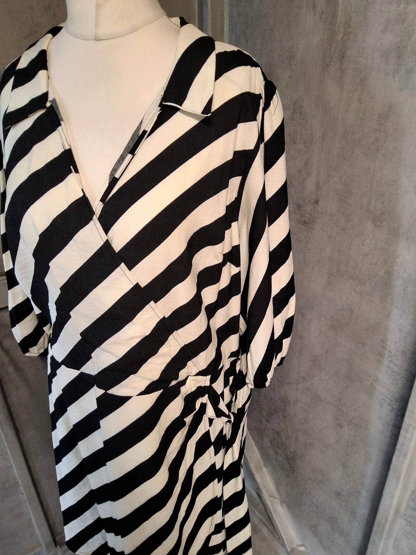 F&F Black & White Stripe Wrap Dress β Size 22 β NWT