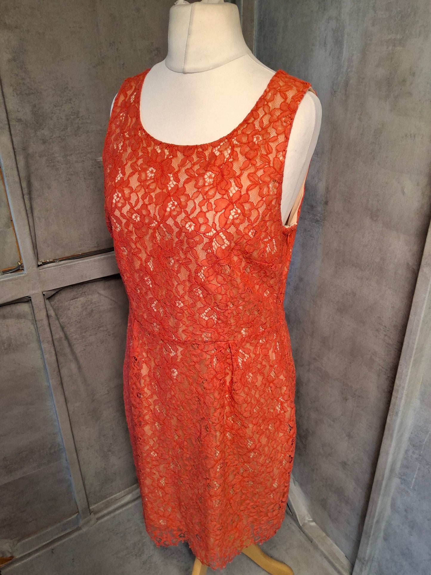 Oasis Coral Lace Dress – Size 16 – Knee Length Fit 14/16 – Side Zip