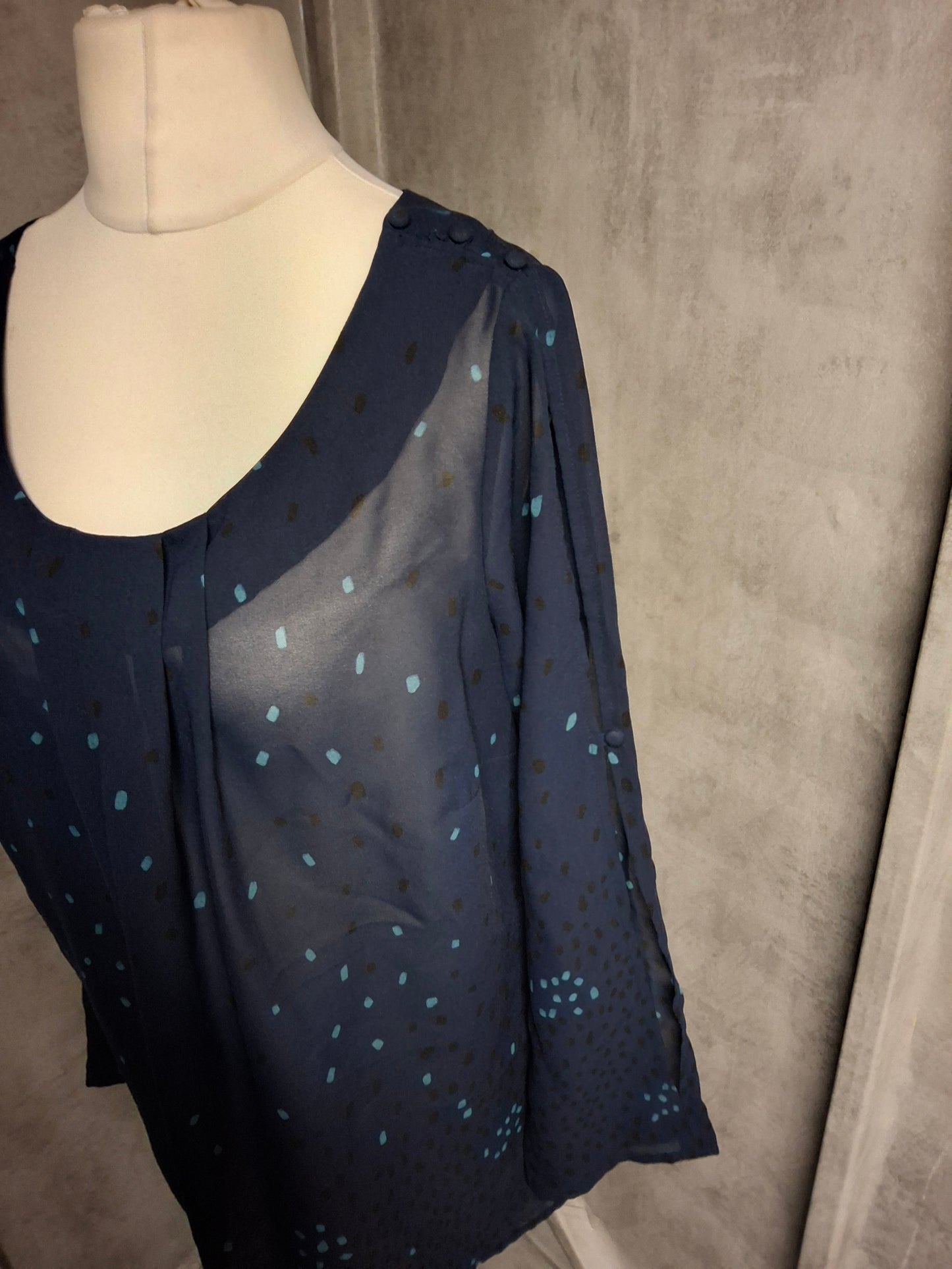 Navy Sheer Long Sleeve Tunic Top – Rogers & Rogers – Size 18