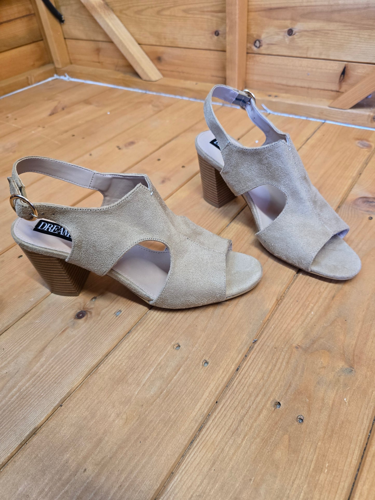 š” DreamPairs Beige Suede Block Heel Sandals ā UK 8 š”