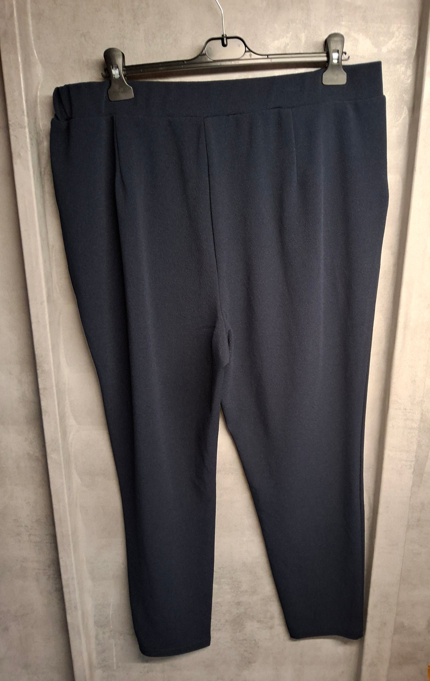 Shein Navy Tapered Trousers – Size 3XL (size 18/20) – For When You Want to Look Put-Together Without Actually Trying
