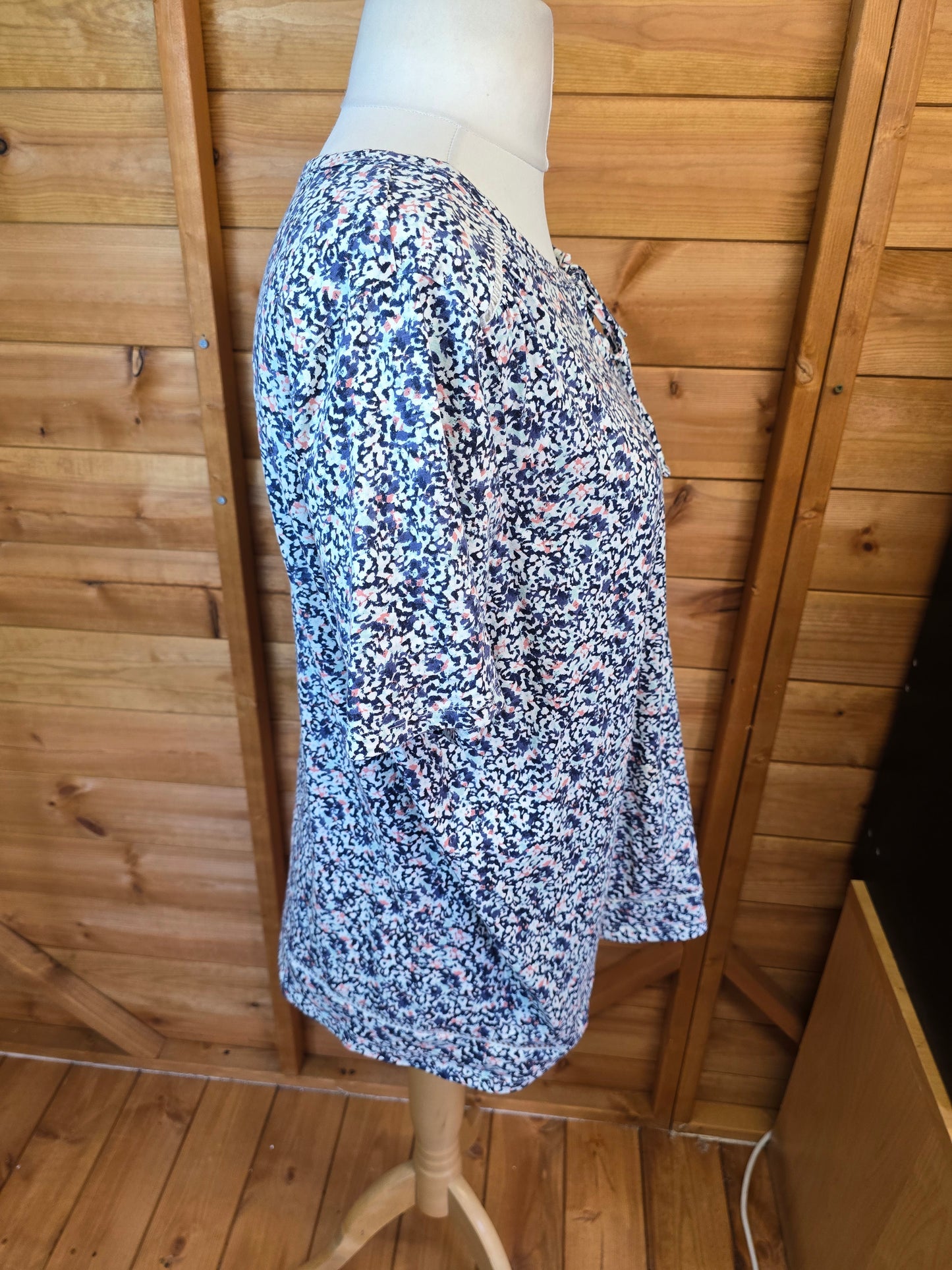 Tu Navy & Coral Cotton Print Top ā Size 16 ā 100% Cotton šø