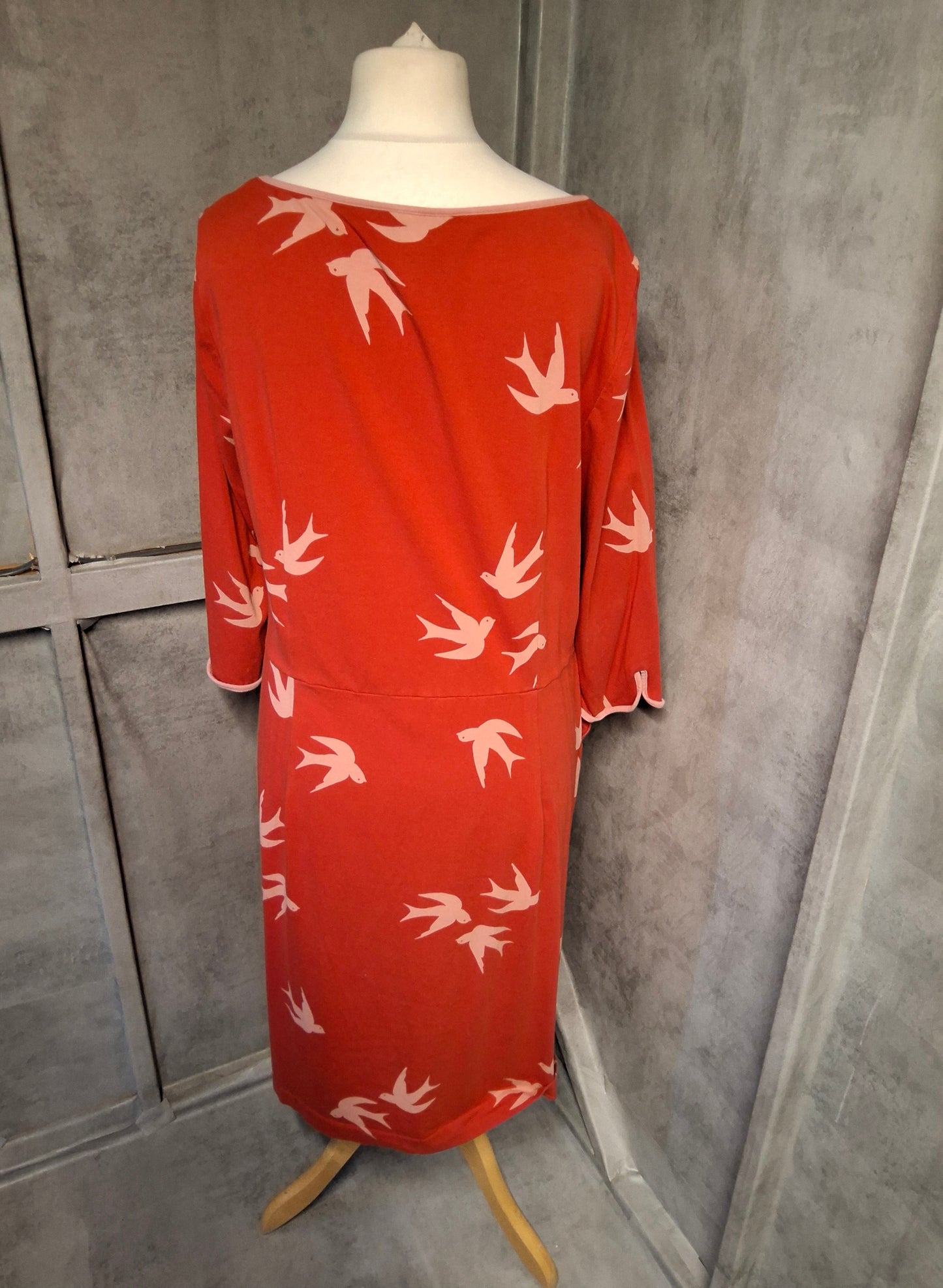 Boden Red Bird Print Midi Dress – Size 18 with Pockets!