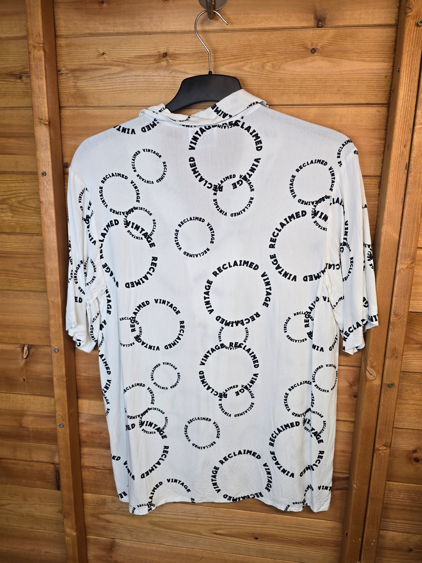 Reclaimed Vintage White Short Sleeve Shirt | Unisex | Button-Up | Size M | Lightweight & Stylish