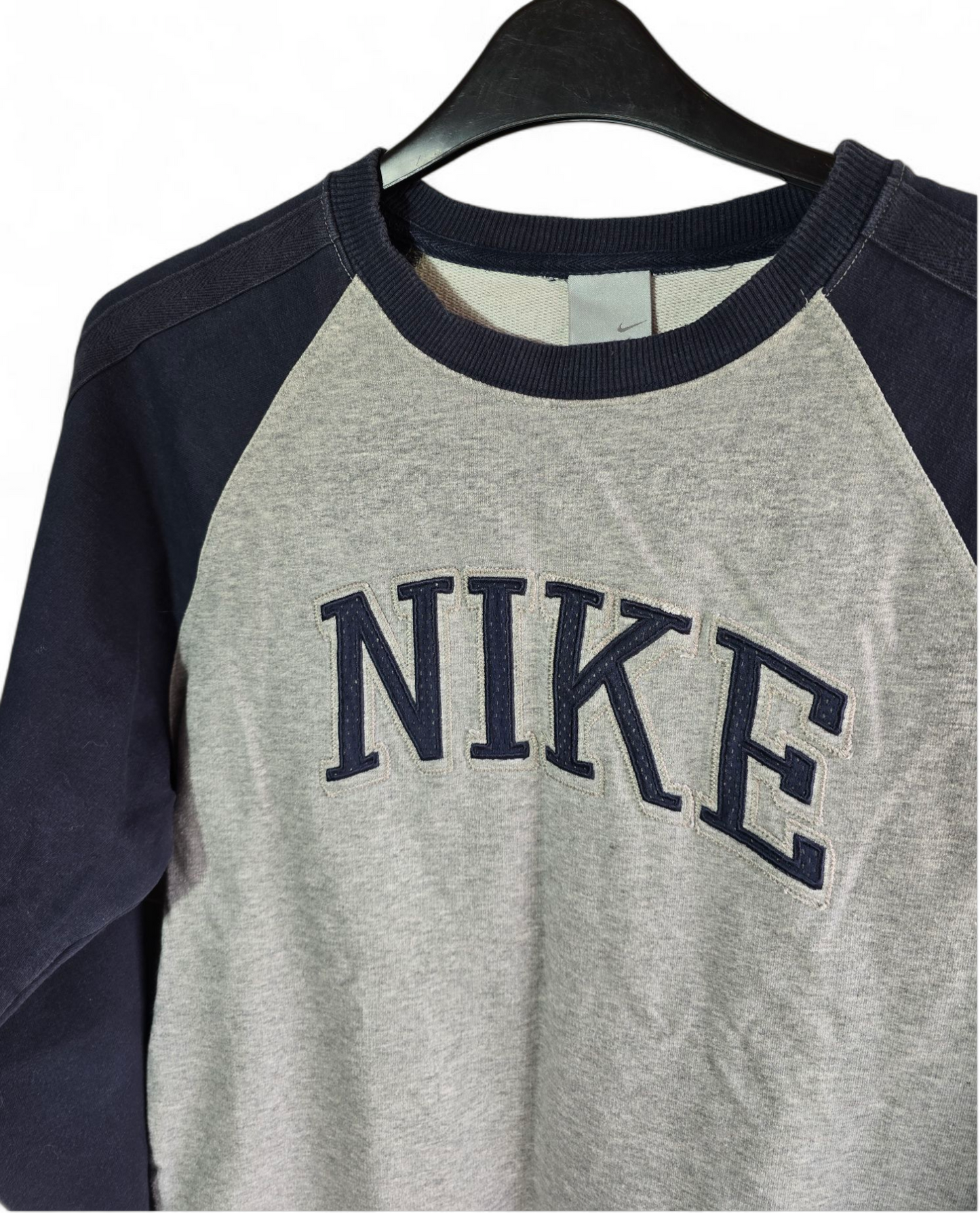 Men's Vintage Y2K Nike grey & navy long sleeved sweater jumper size small