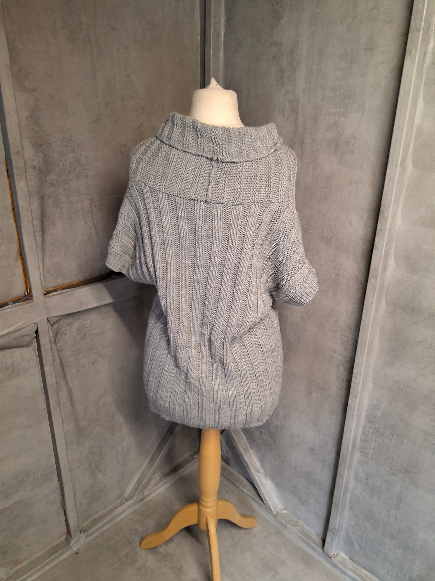 Dorothy Perkins Grey Short Sleeved Cardigan โ Size 18 โ Cosy Button Knit