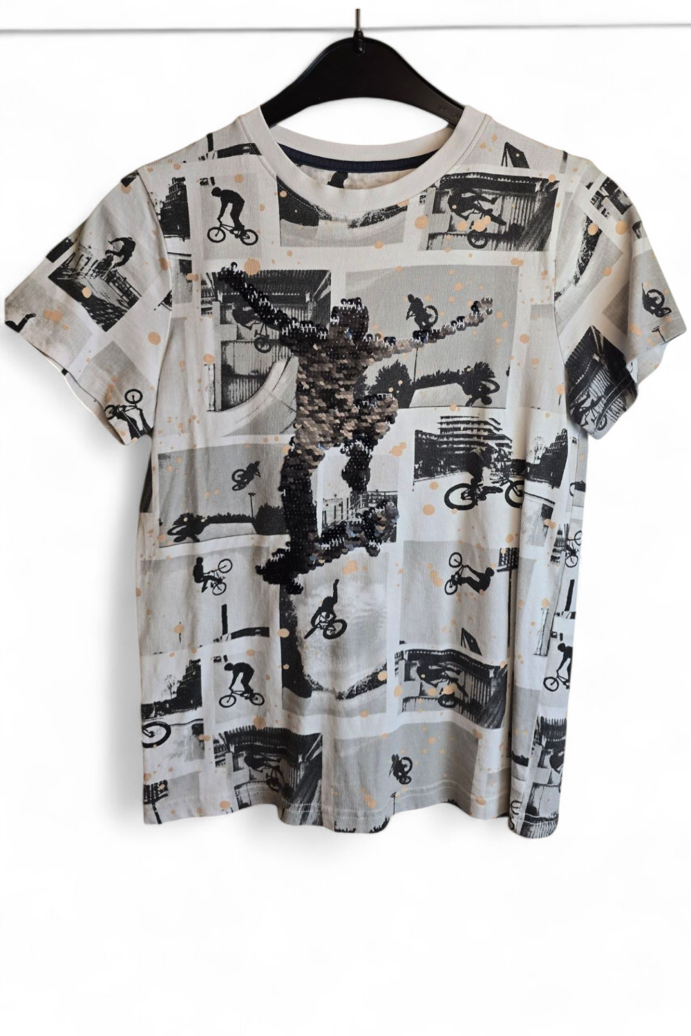 Boys Nutmeg white & grey skater tshirt age 10-11years