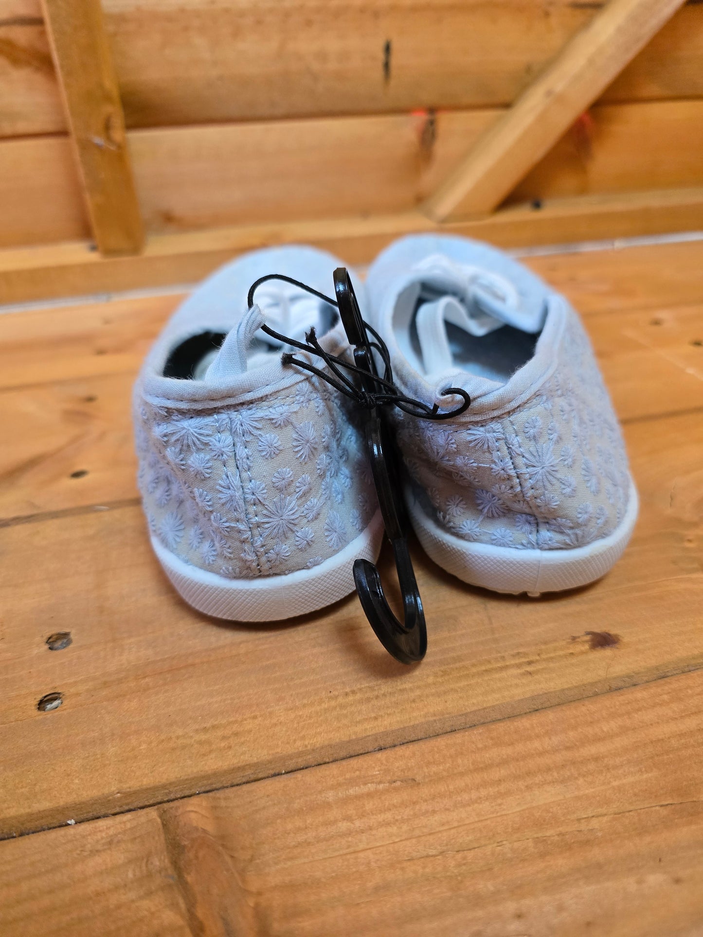 ๐ฉต Primark Light Blue Embroidered Lace-Up Trainers โ Size 7 (New)