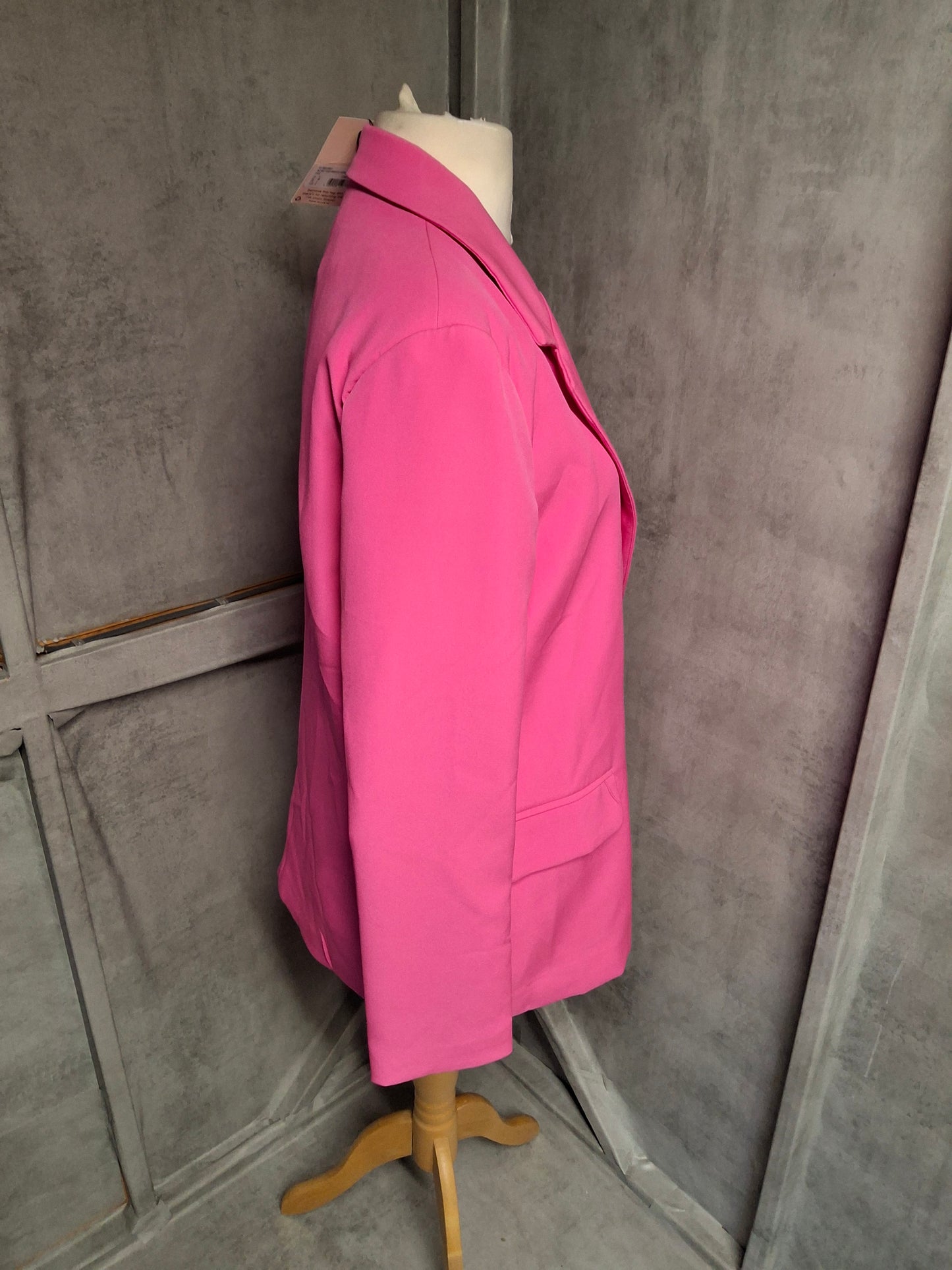 Missguided Bright Pink Oversized Blazer – Size 8 – NWT