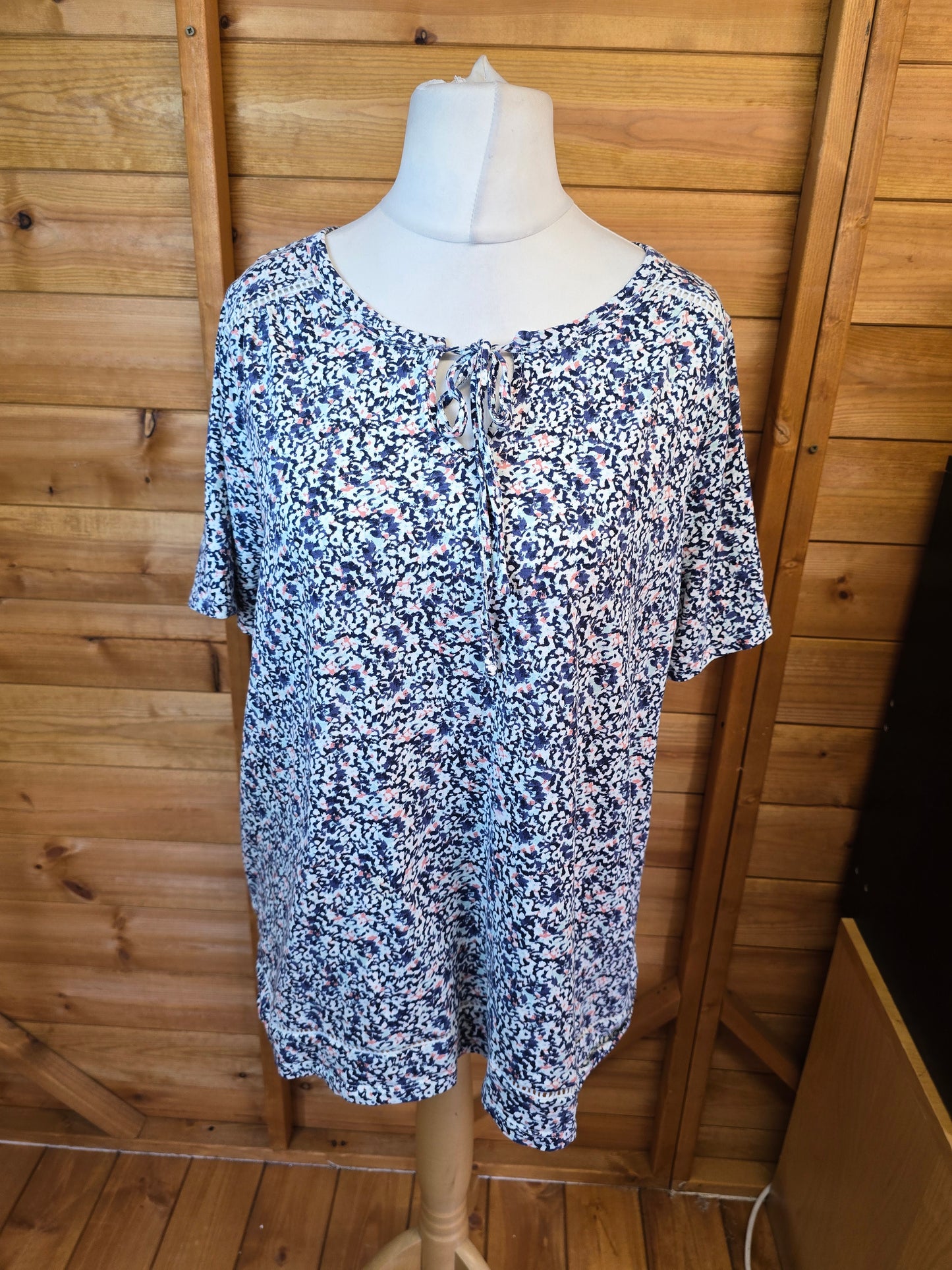 Tu Navy & Coral Cotton Print Top ā Size 16 ā 100% Cotton šø