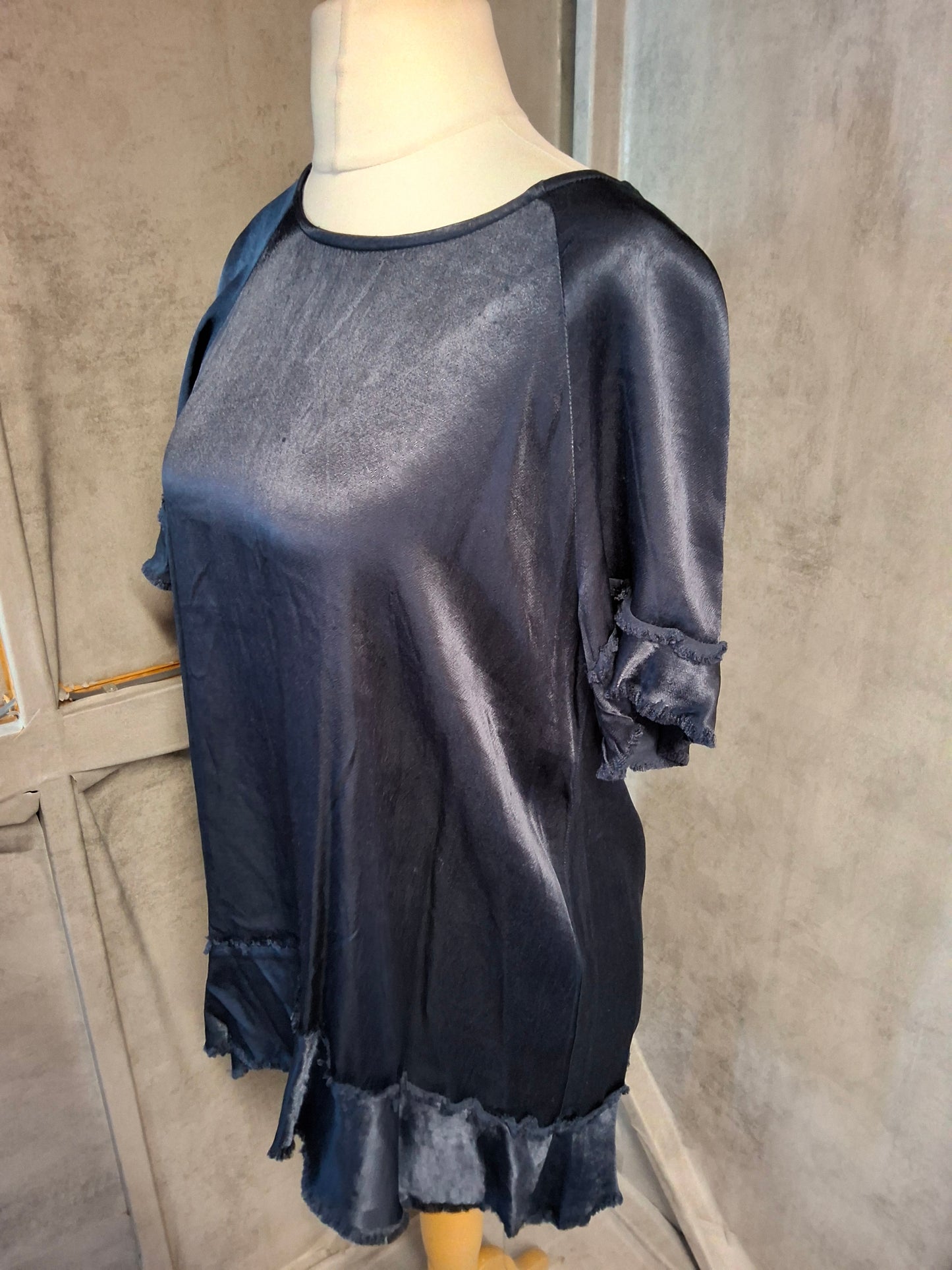 Milla Navy Silky-Look Frill Sleeve Top – Size L (size 12/14) – Floaty & Effortlessly Elegant