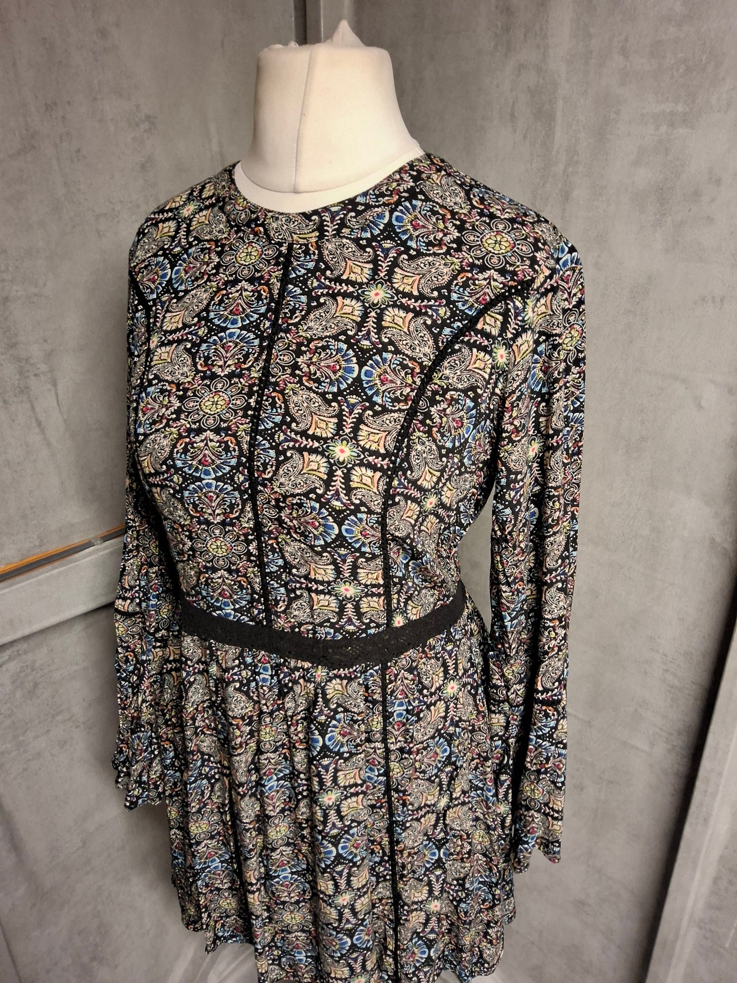 Brave Soul Black & Multicolour Pattern Dress – Size M Fit Uk size 10/12 – Knee Length
