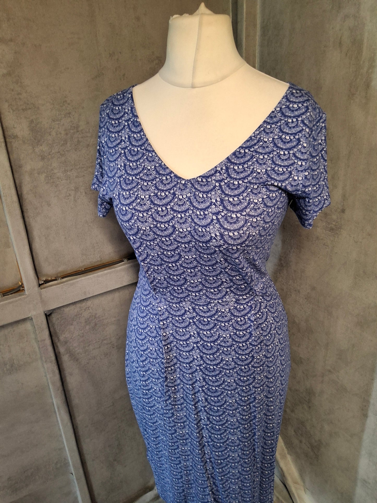 Laura Ashley Blue Patterned Midi Dress Size 8 – V Neck, Short Sleeves, Viscose Blend