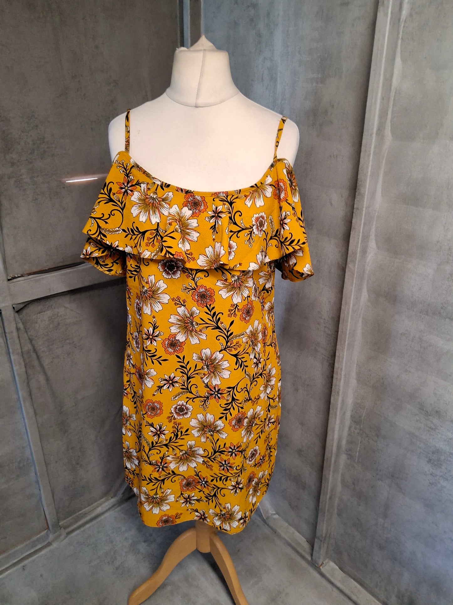 Matalan Yellow Off-Shoulder Floral Mini Dress – Sunshine in Outfit Form! Size 12