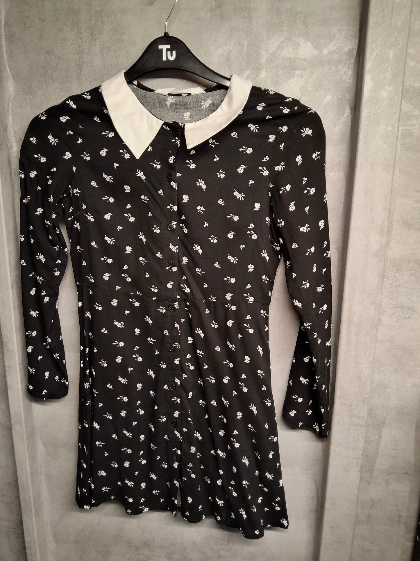 H&M Girls’ Black Floral Dress with White Peter Pan Collar – Age 11–12