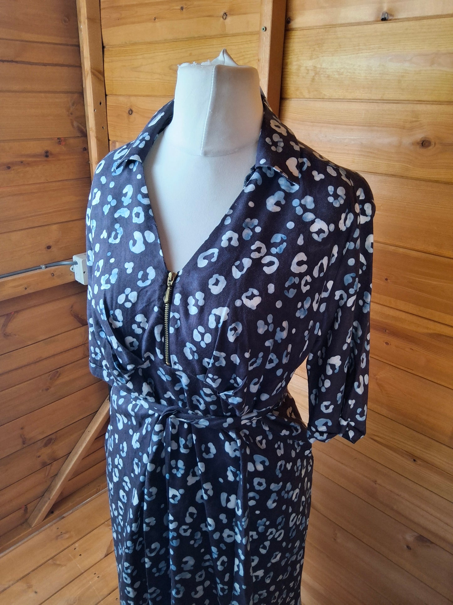 Isabella Oliver Navy Animal Print Maternity Nursing Dress – Size 12, Belted, RRP £129