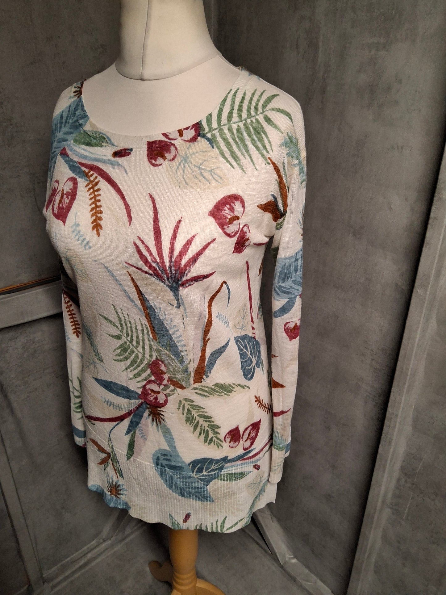 Monsoon Cream Linen Blend Tropical Floral Jumper – Size Small (UK size 8/10) – Longer Length