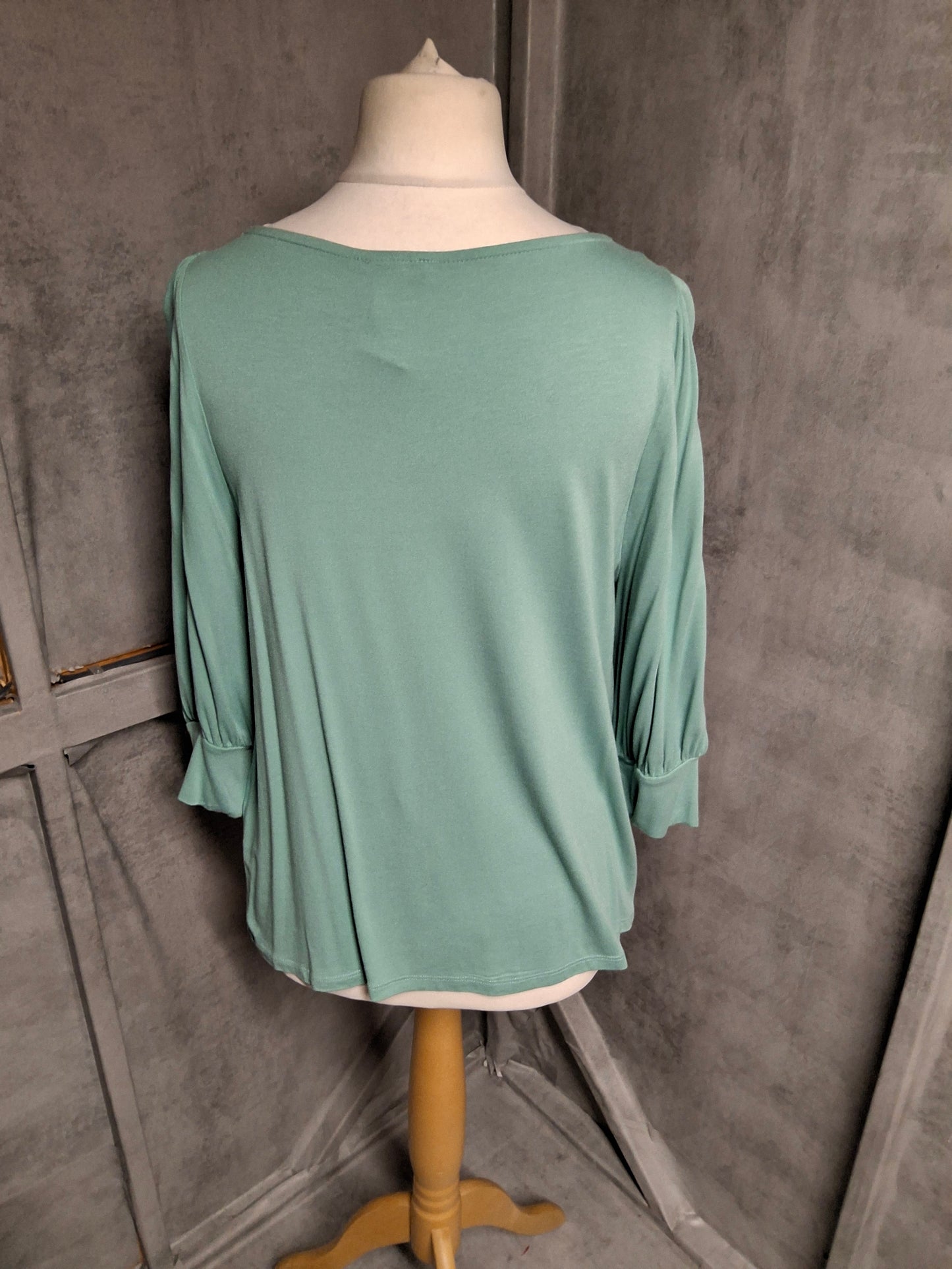 Matalan Turquoise Green 3/4 Sleeve Top – Size 10 | Comfy, Versatile & Year-Round Wardrobe Staple