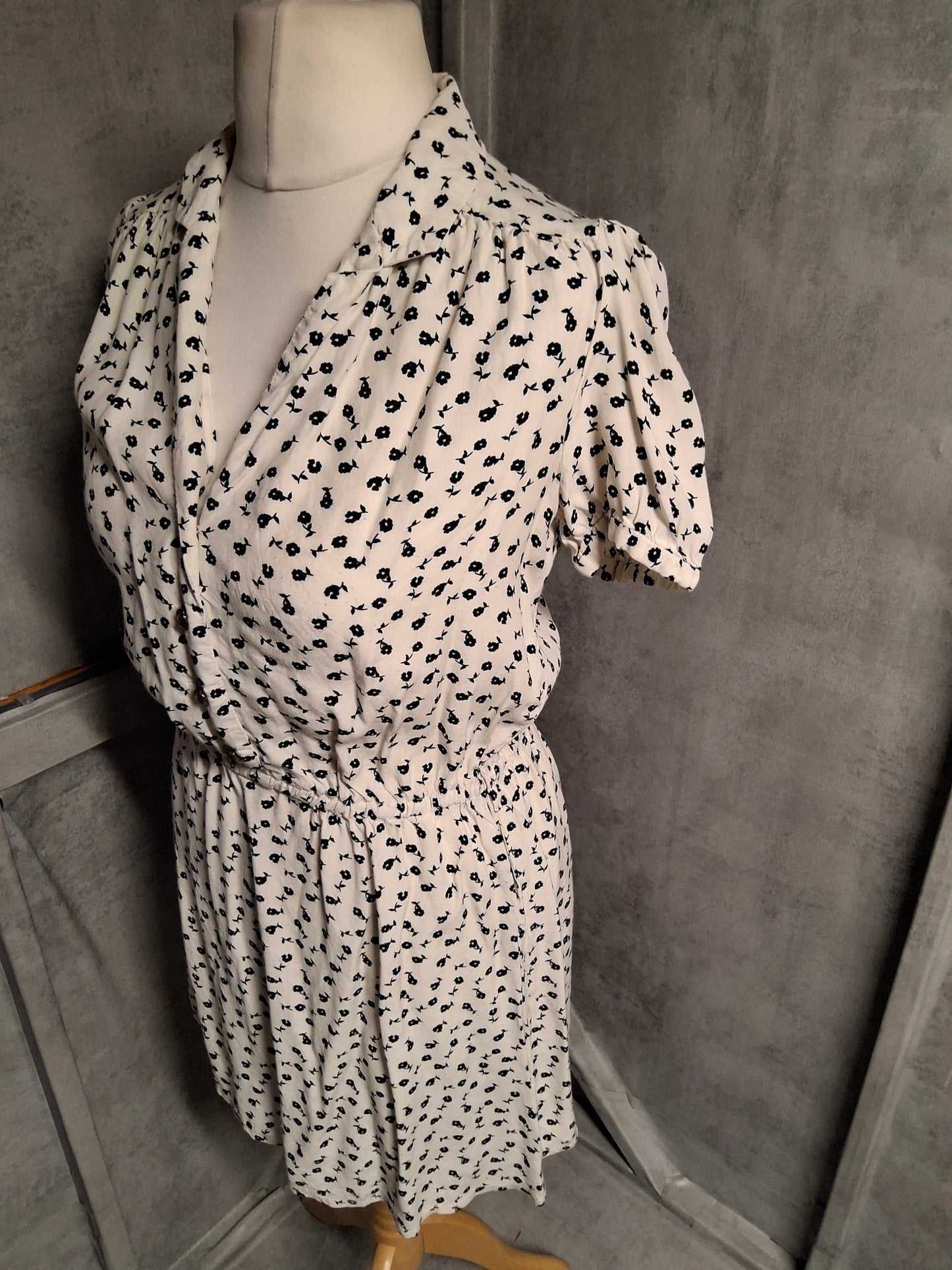 Topshop Floral Mini Shirt Dress – Size 12 – White & Black – 100% Viscose