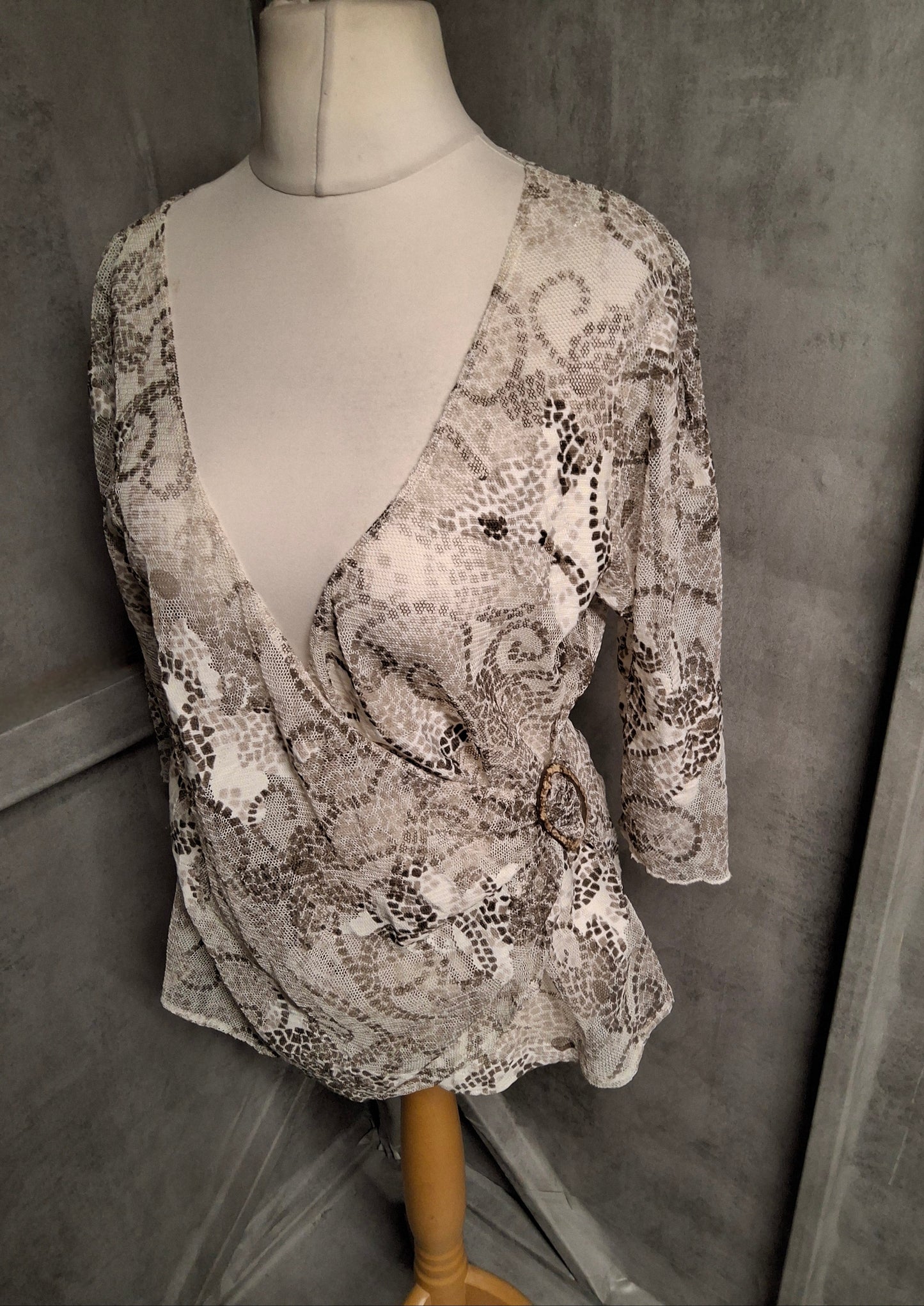 George Brown & White Sheer Wrap Top – Size 18 – Floaty Chic