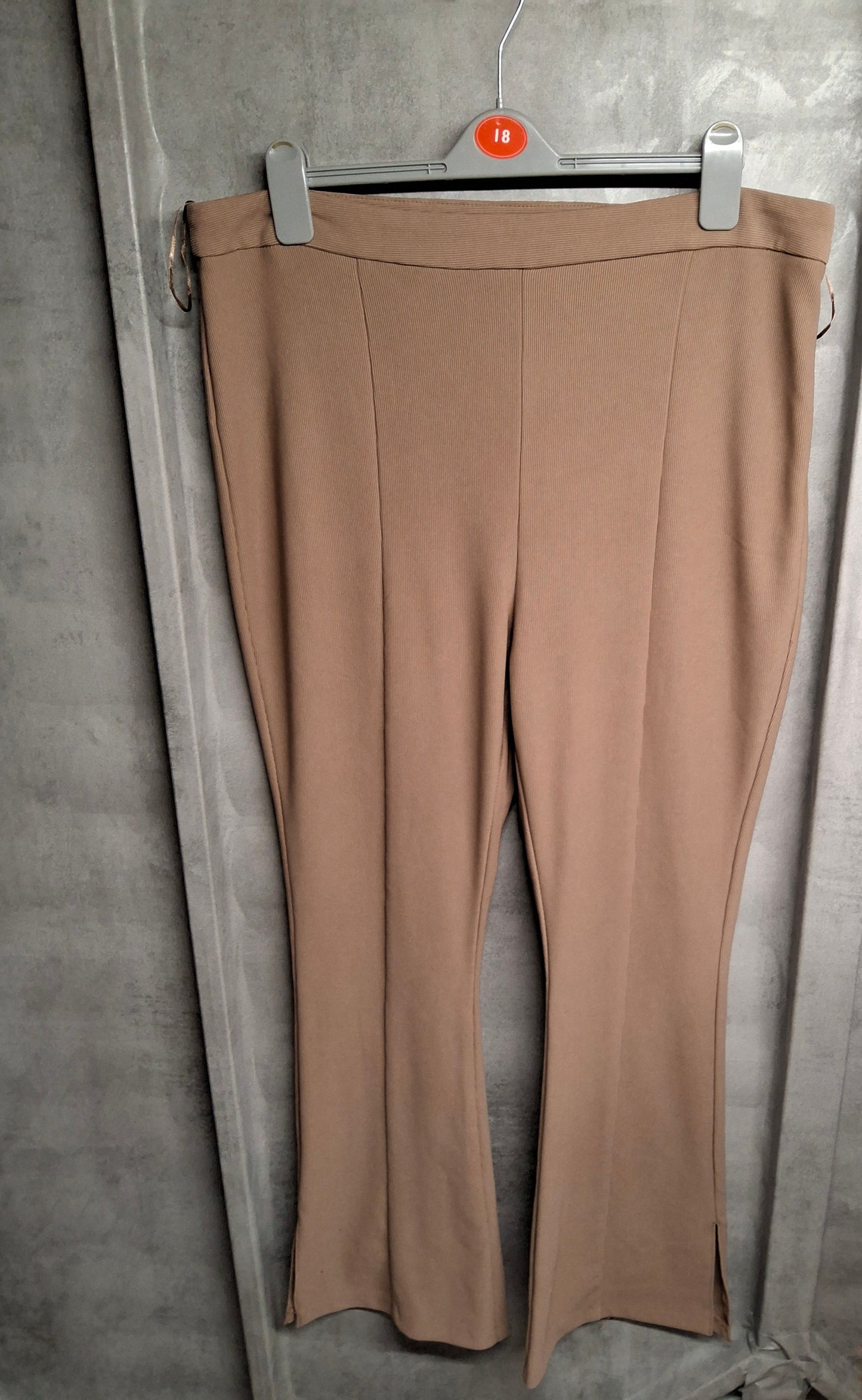 Primark Camel Ribbed Flared Leggings – Size 20 – High Waisted with Side Zip & Slit Hem
