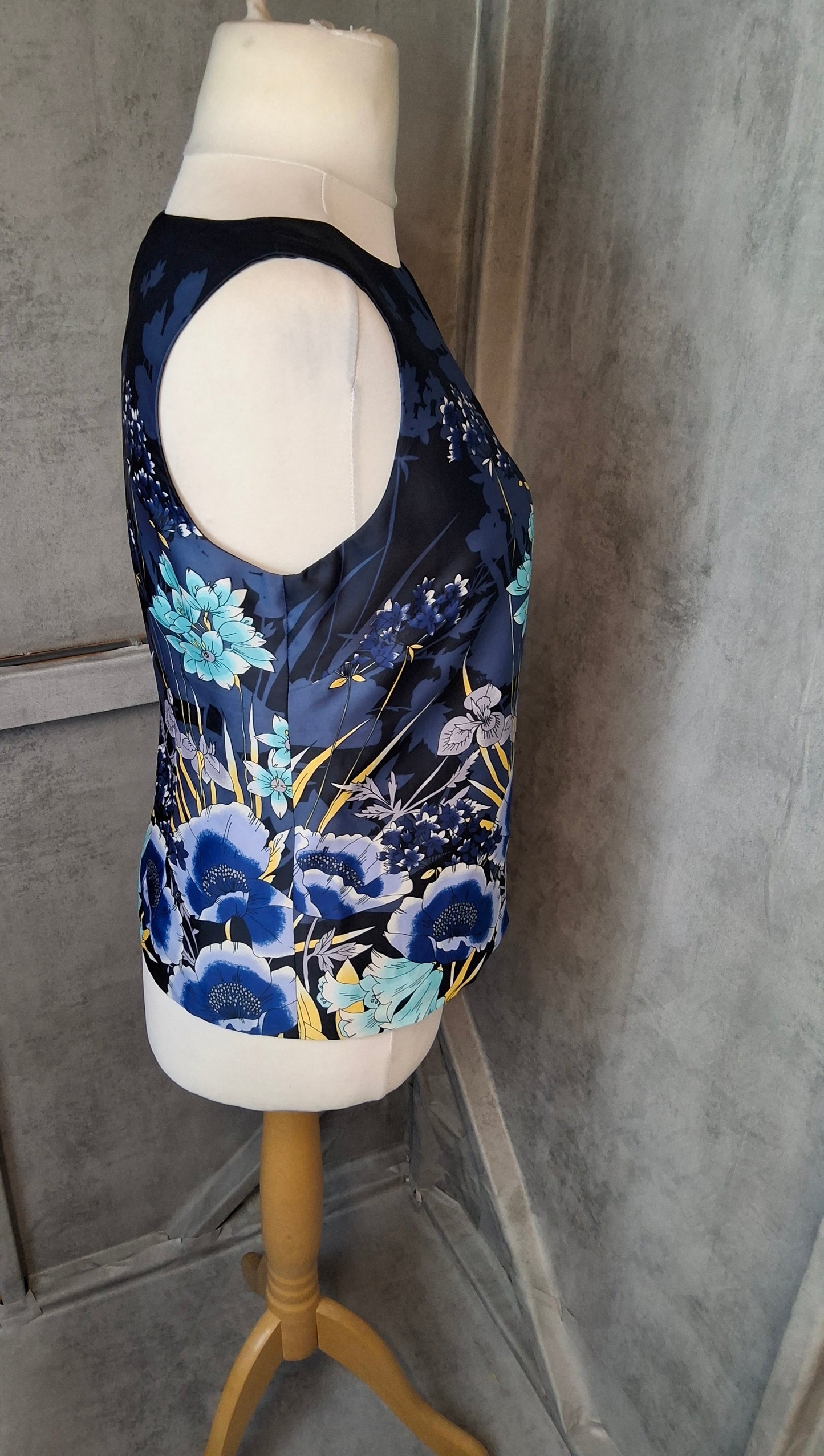 Untold Navy Floral Sleeveless Top | Size 10 | Silky Satin Feel | Smart Casual | Bold Print Blouse