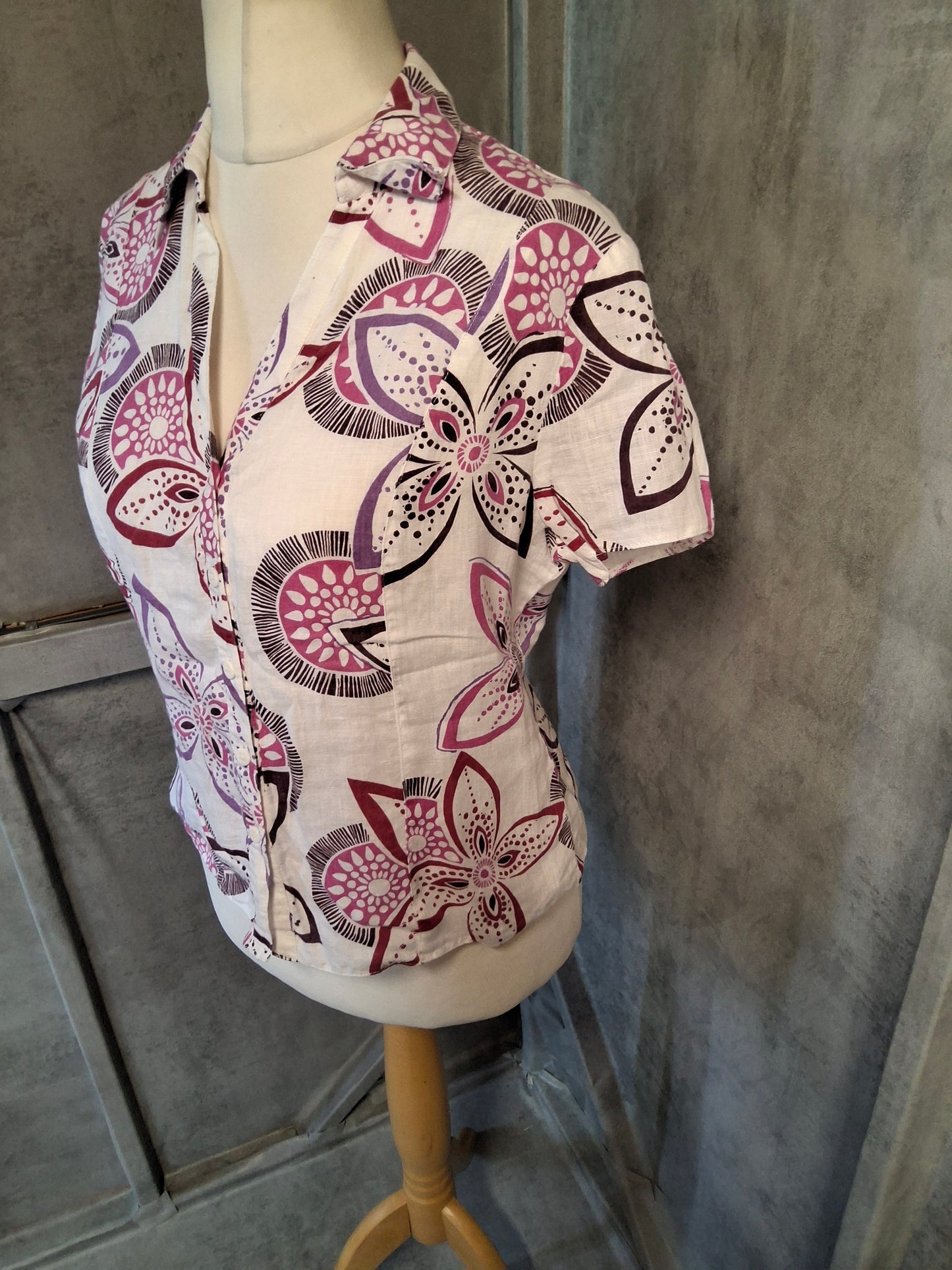 Country Casuals 100% Linen Floral Shirt – Size 12