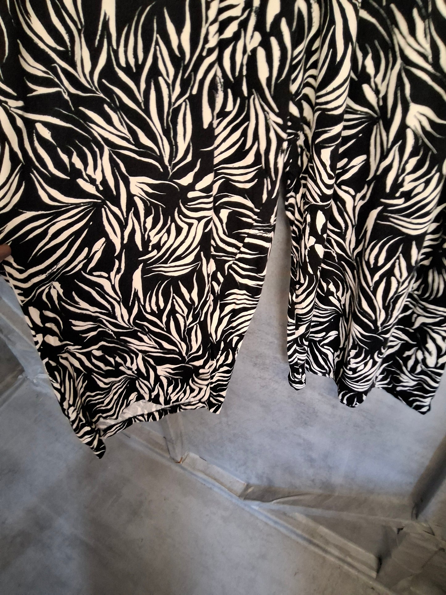 George Zebra Print Cropped Flared Trousers ā Size 18 ā Wild but Comfy