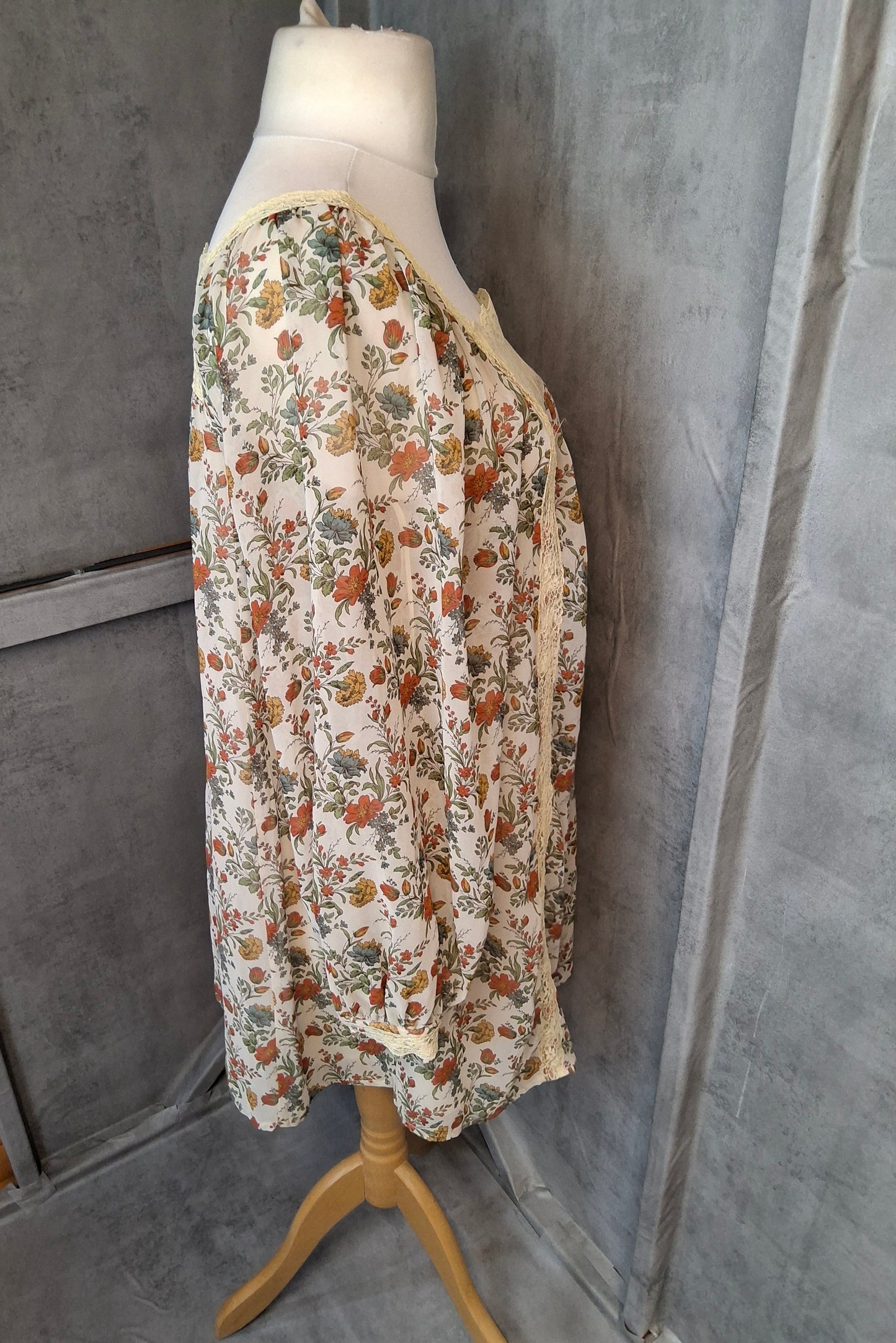 Topshop Floral Lace Trim Long Sleeve Mini Dress ā Size 10