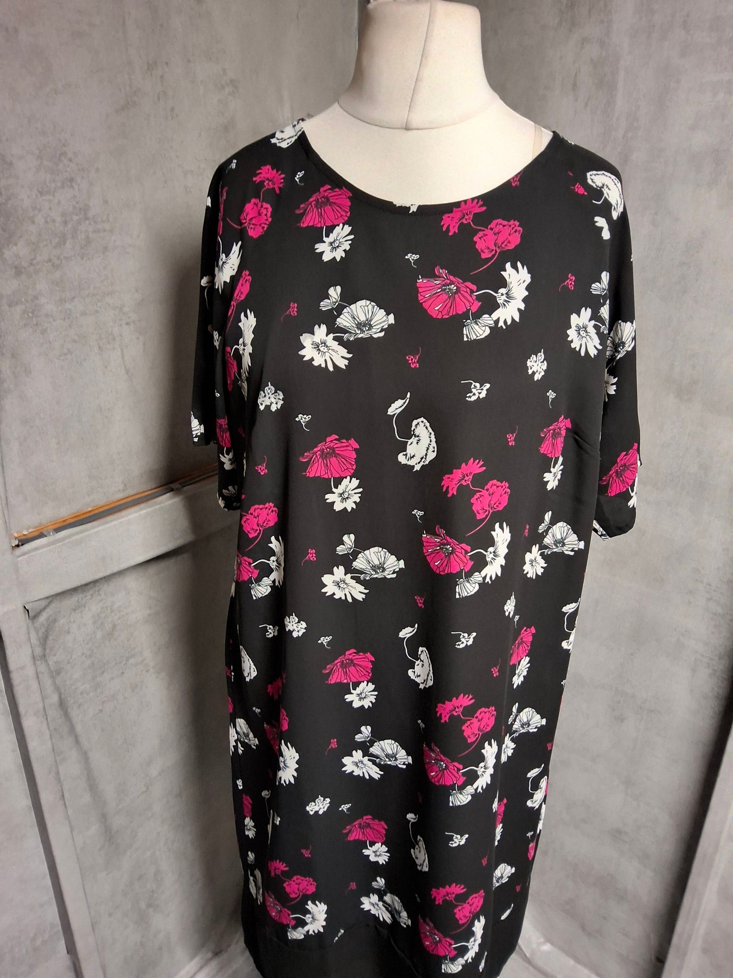 Damart Black & Pink Floral A-Line Dress – Size 16 – Effortless Everyday Style